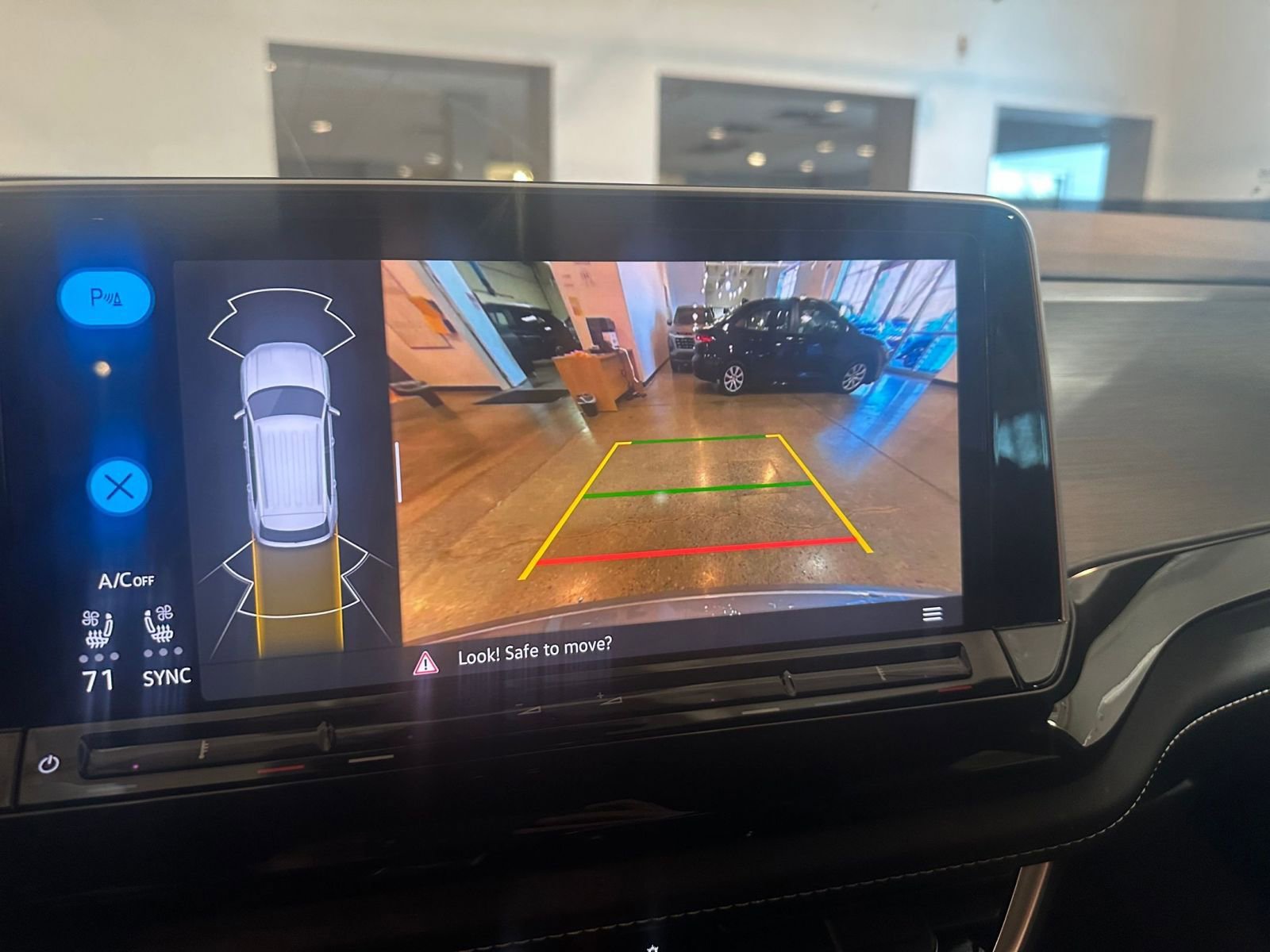 Thumbnail: 2025 Volkswagen Atlas - 17