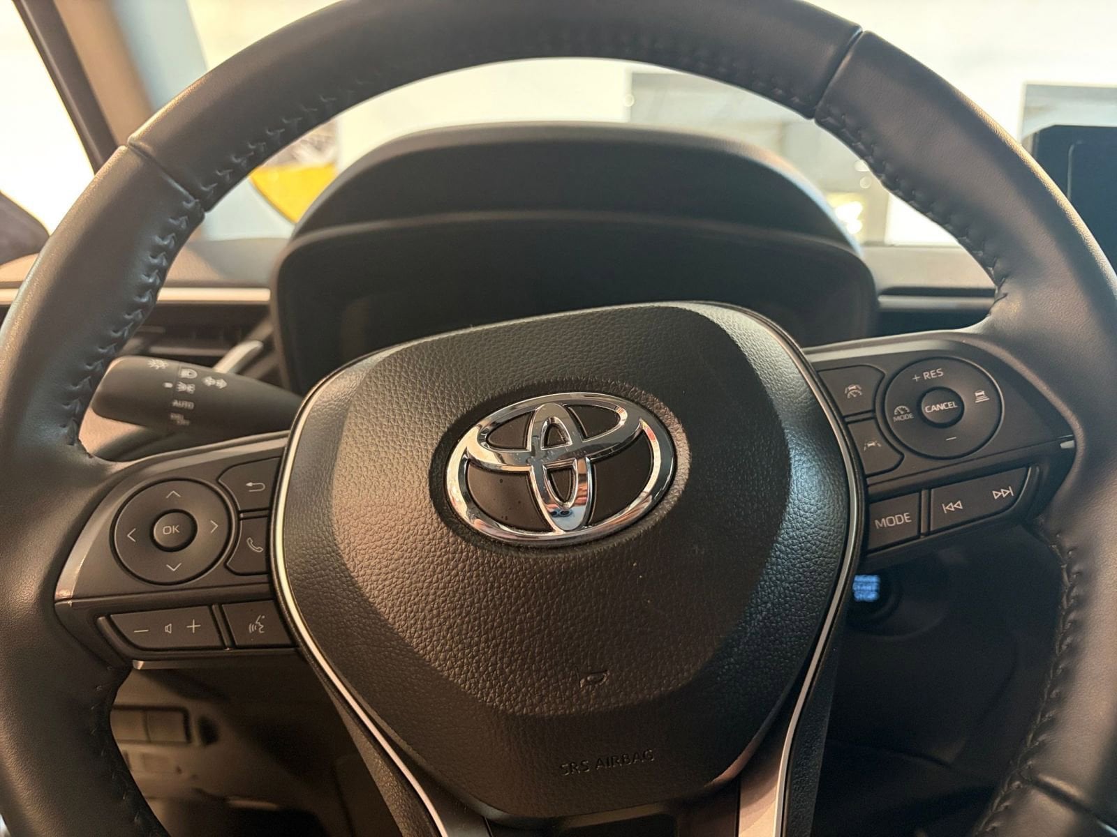 Thumbnail: 2025 Toyota Corolla Cross - 27