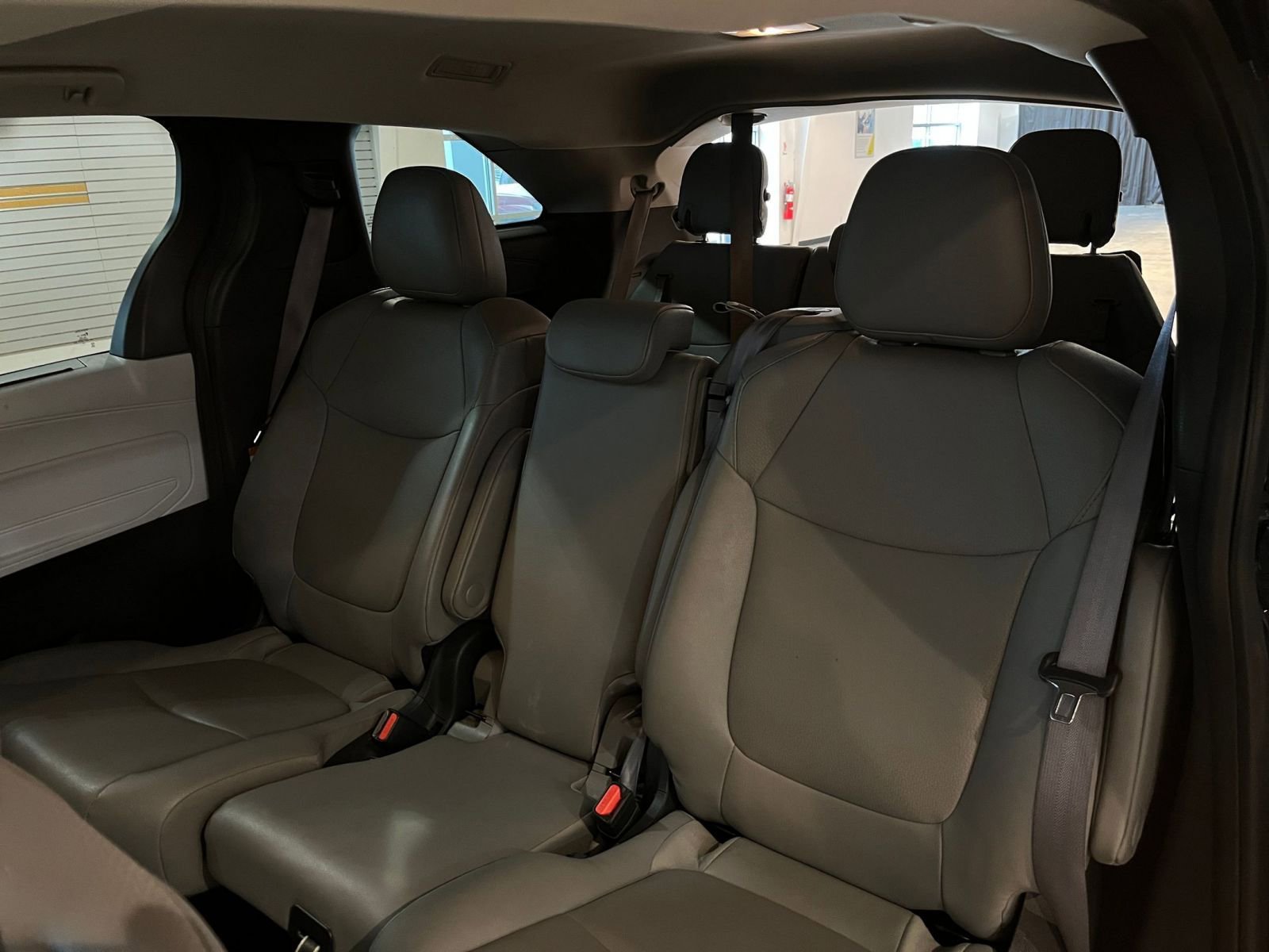 Thumbnail: 2025 Toyota Sienna - 31