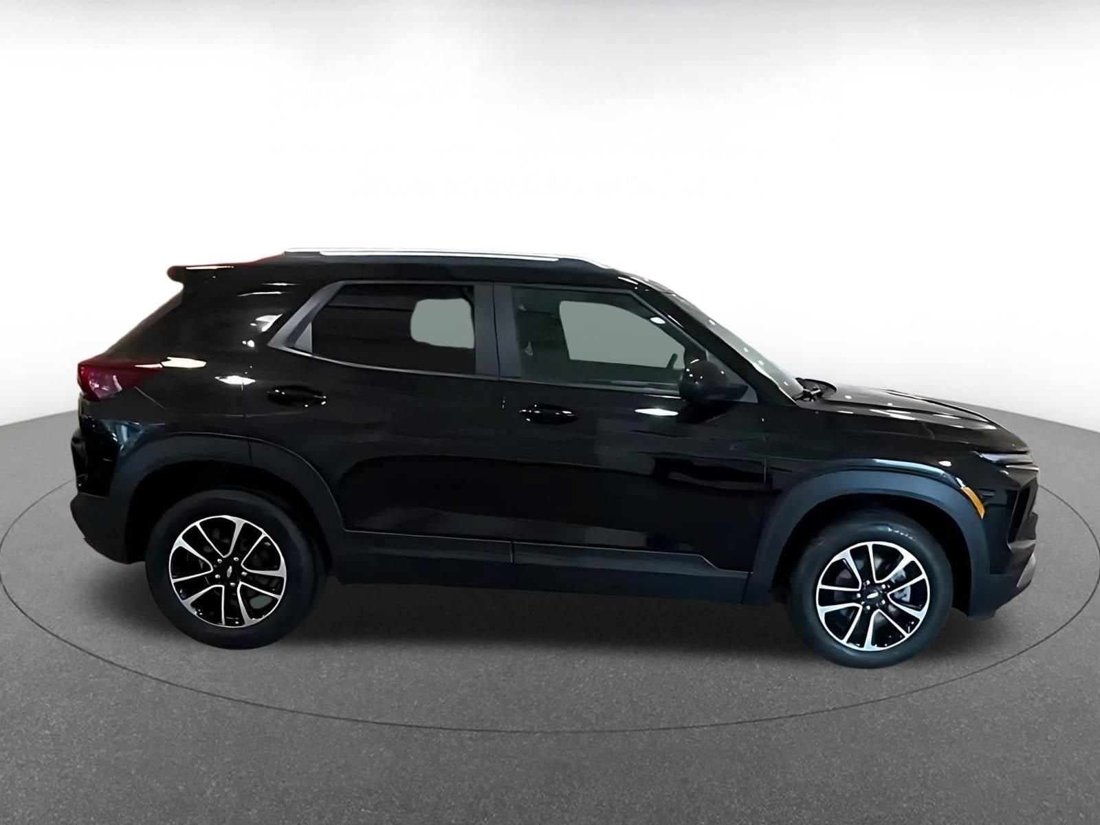 Thumbnail: 2025 Chevrolet TrailBlazer - 14
