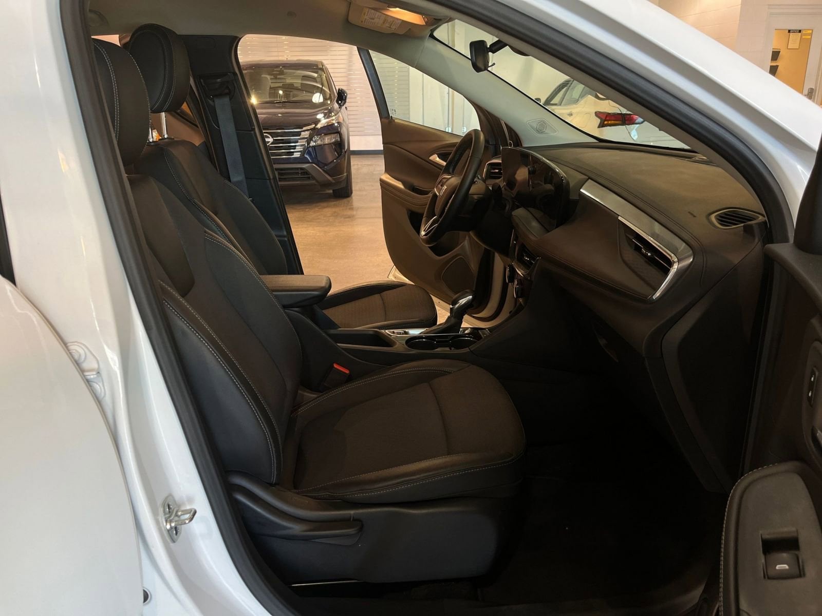 Thumbnail: 2025 Buick Encore GX - 35