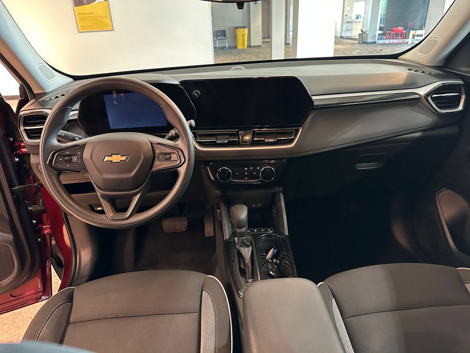 Thumbnail: 2025 Chevrolet TrailBlazer - 32