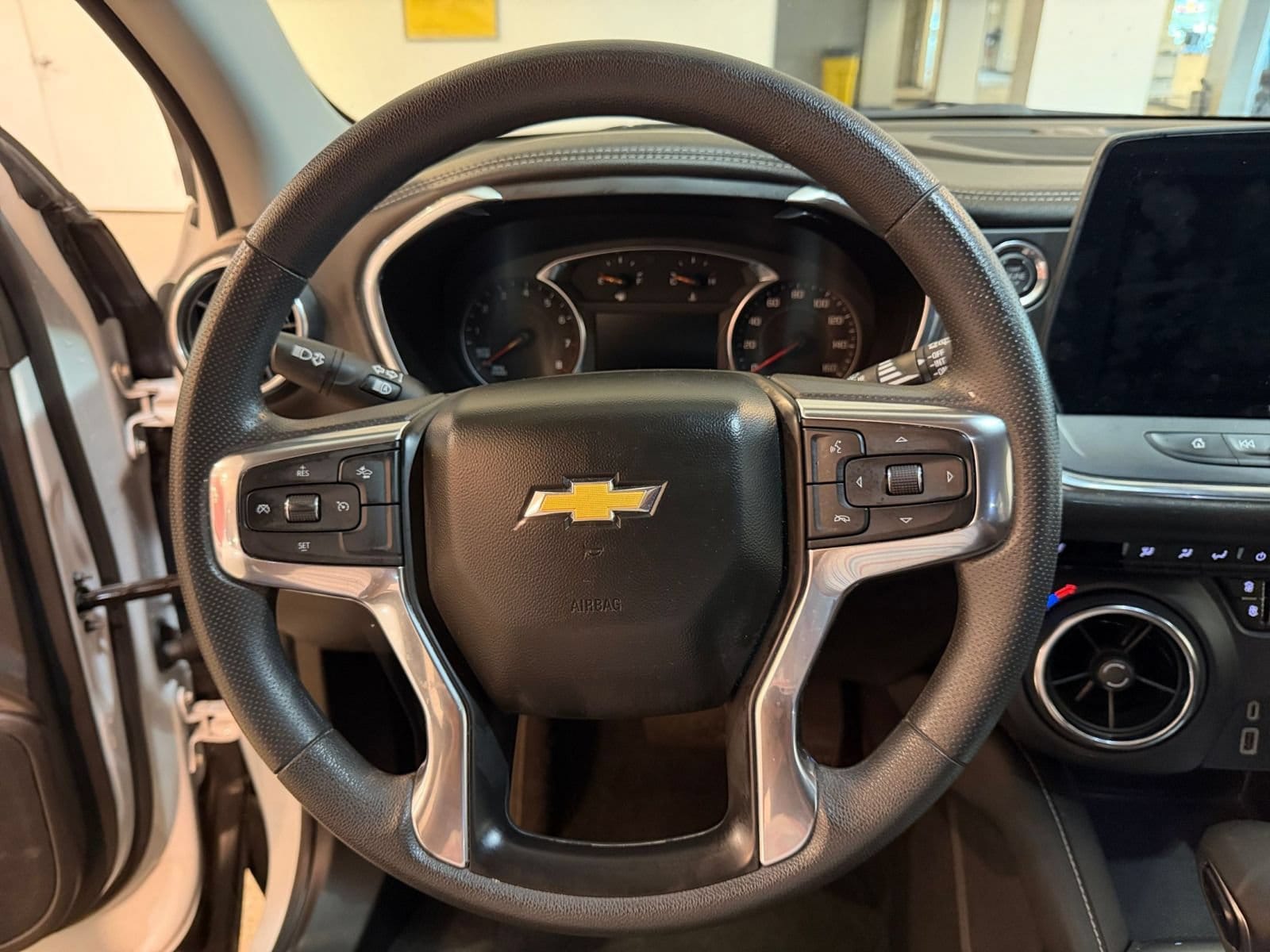 Thumbnail: 2025 Chevrolet Blazer - 28