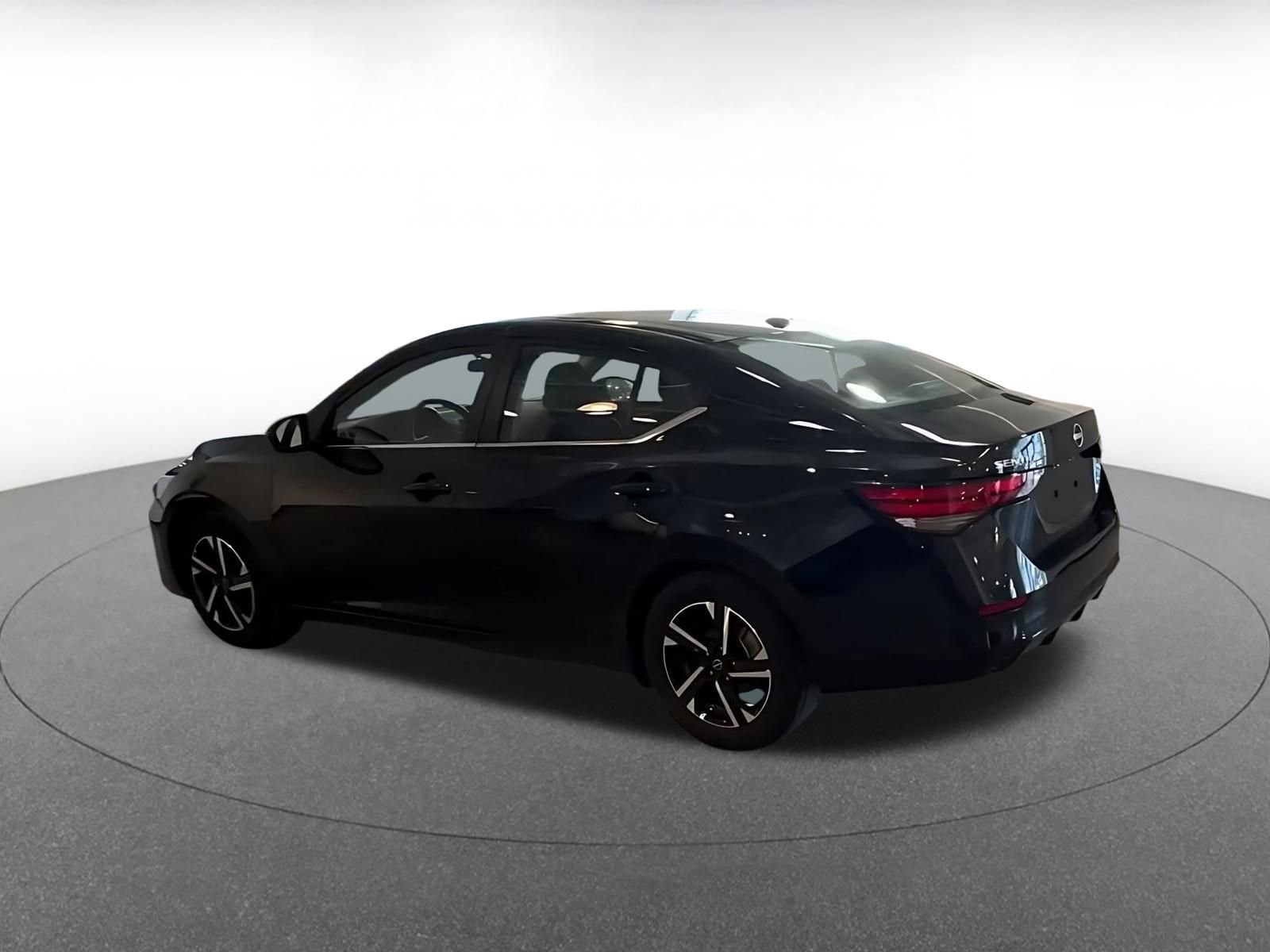 Thumbnail: 2025 Nissan Sentra - 10