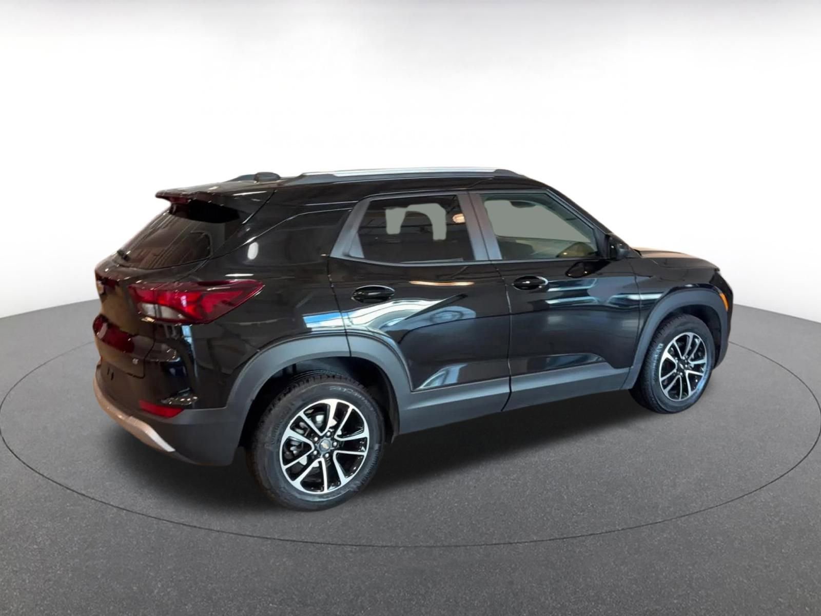 Thumbnail: 2025 Chevrolet TrailBlazer - 15