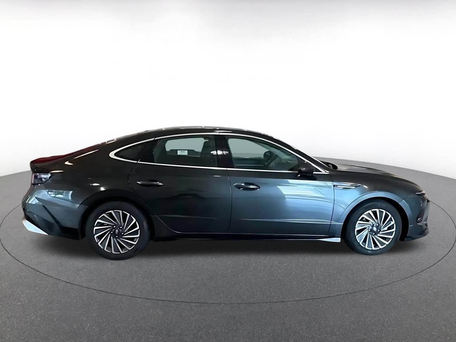 Thumbnail: 2025 Hyundai Sonata - 10