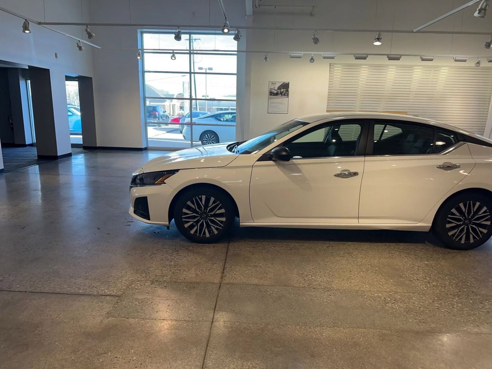 Thumbnail: 2025 Nissan Altima - 9