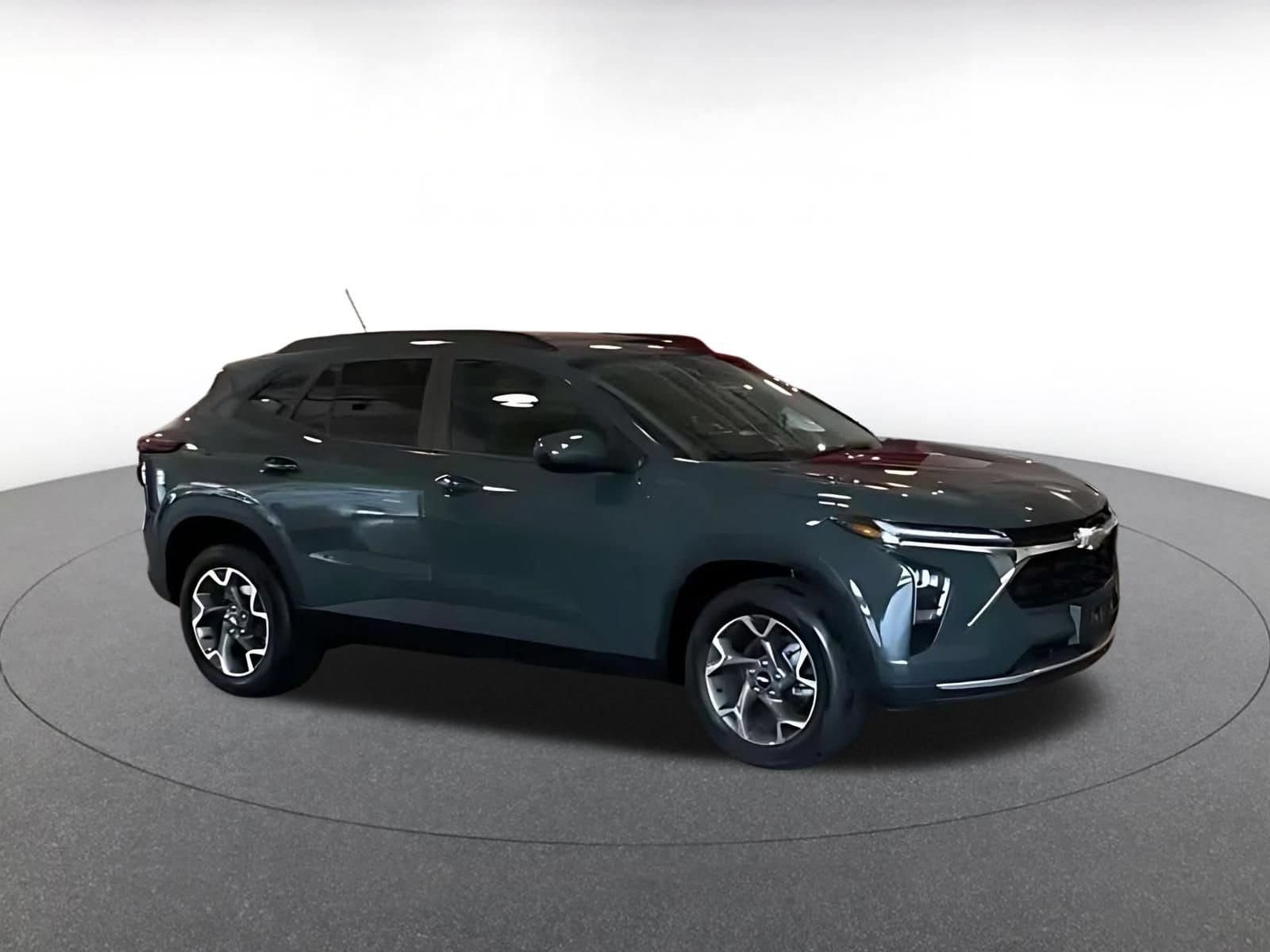 Thumbnail: 2025 Chevrolet Trax - 2