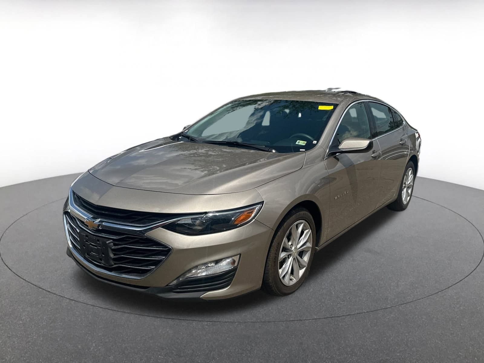 Thumbnail: 2024 Chevrolet Malibu - 3