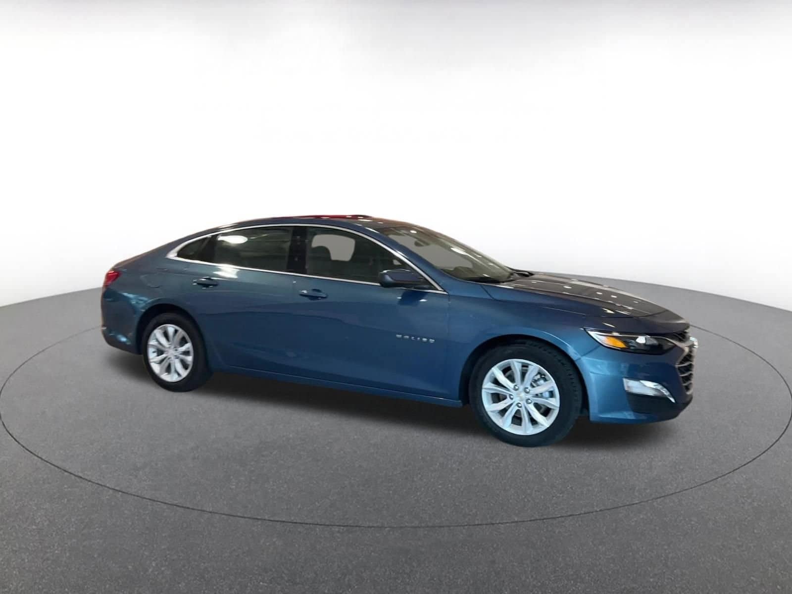 Thumbnail: 2024 Chevrolet Malibu - 2