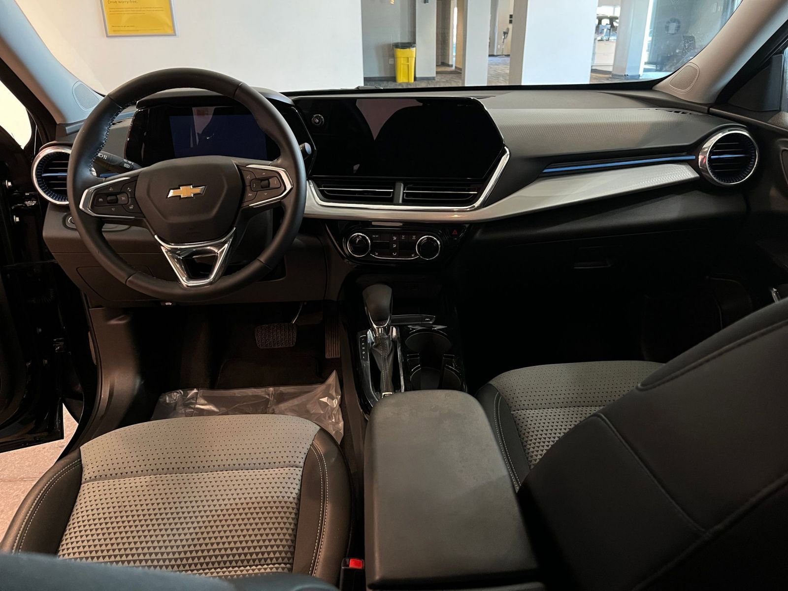 Thumbnail: 2025 Chevrolet Trax - 29