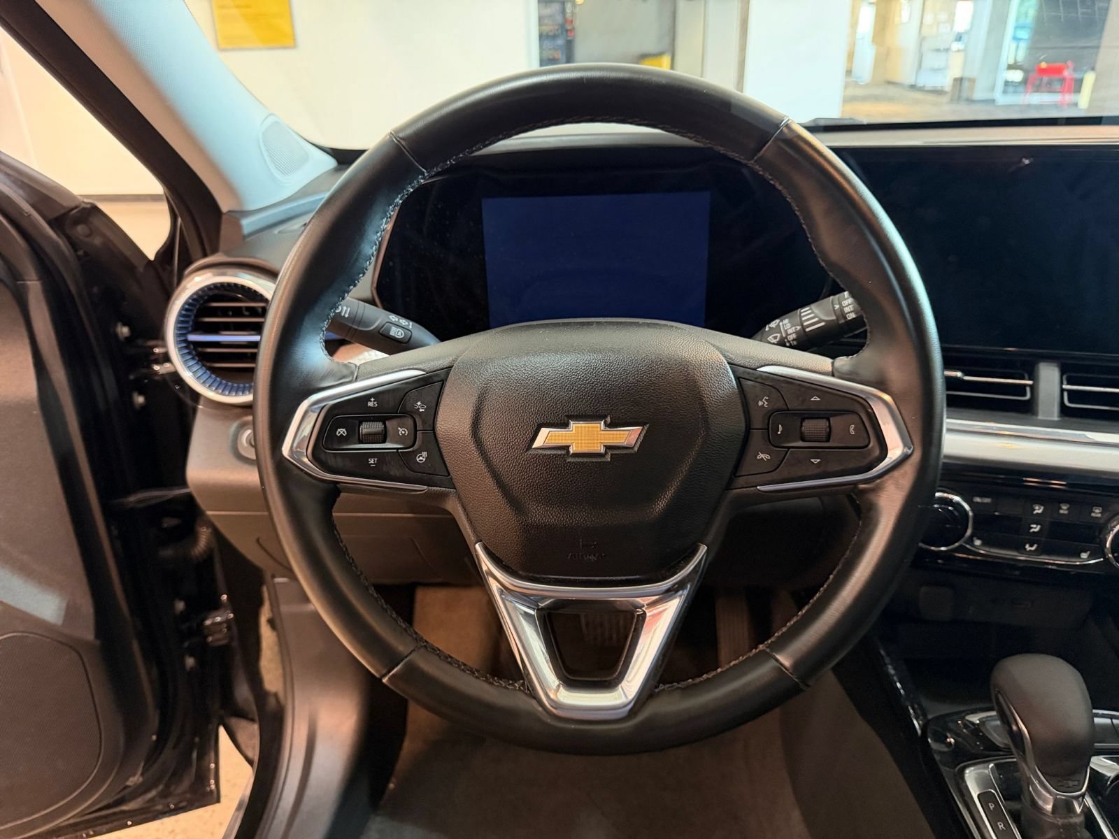 Thumbnail: 2025 Chevrolet Trax - 27
