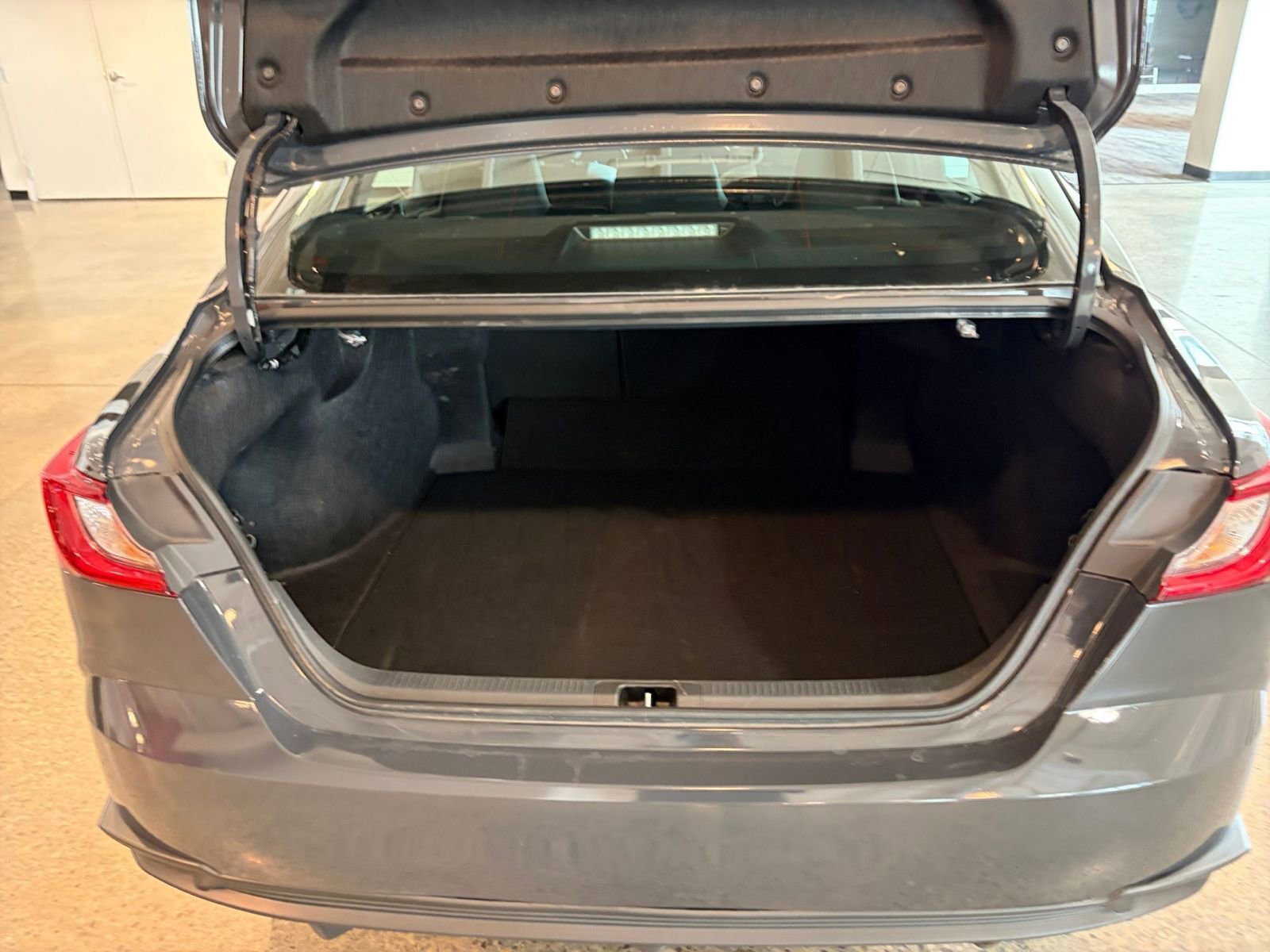 Thumbnail: 2025 Toyota Camry - 31