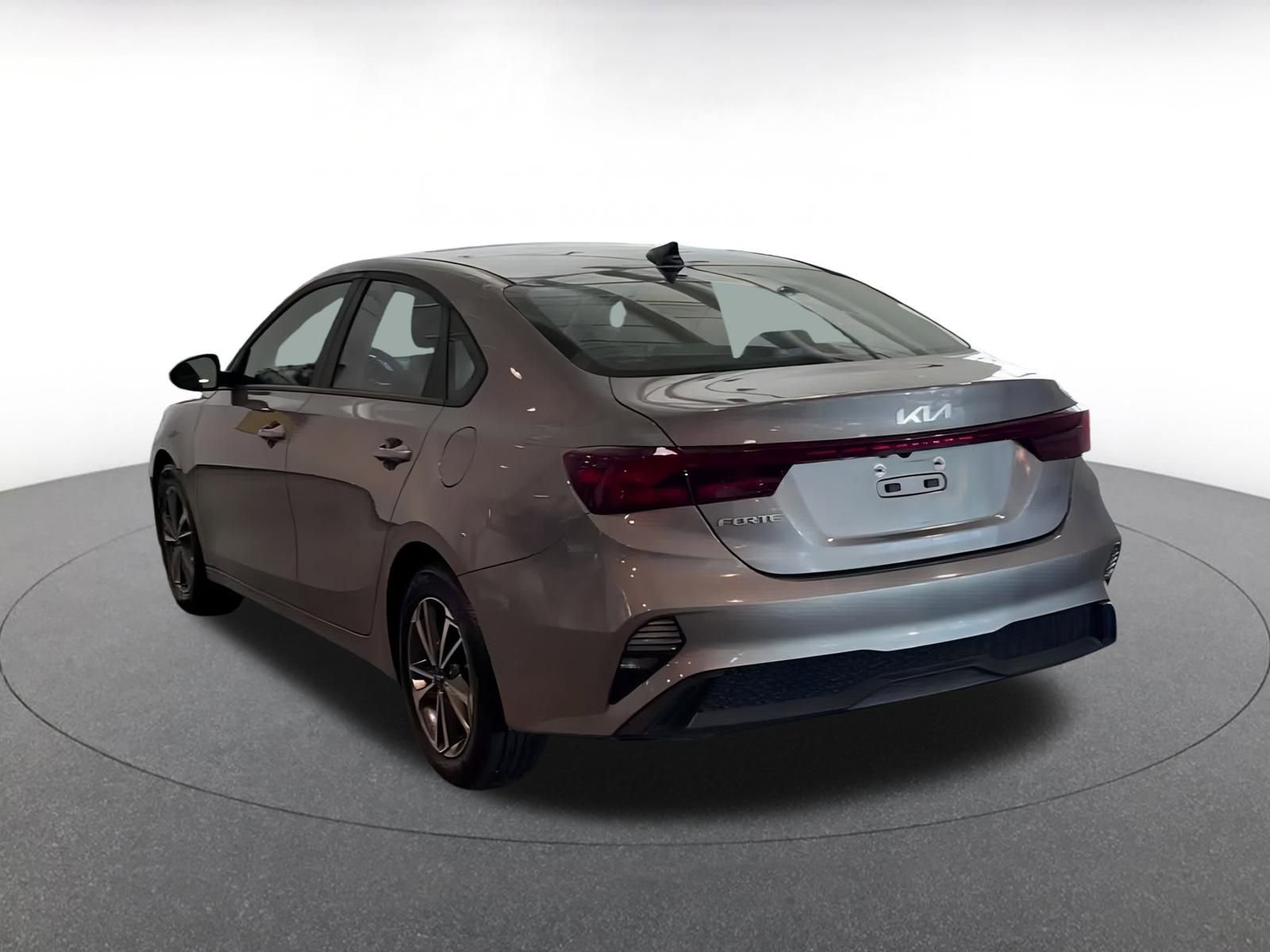Thumbnail: 2024 Kia Forte - 11