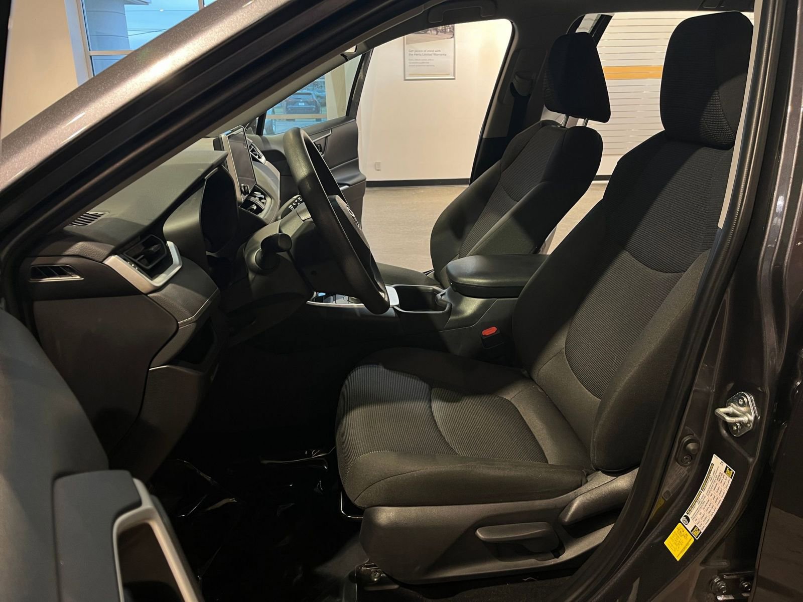 Thumbnail: 2025 Toyota RAV4 - 27