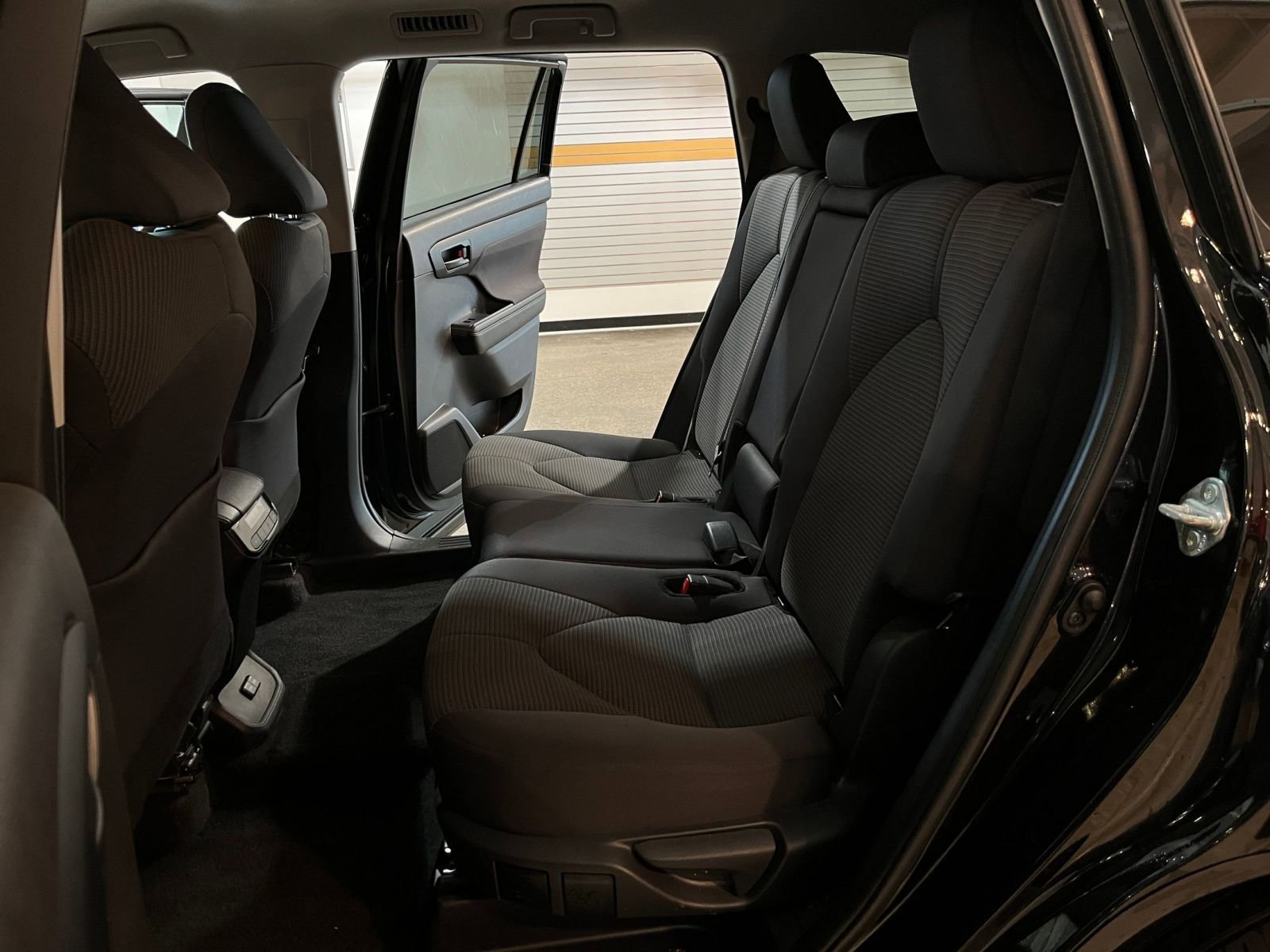 Thumbnail: 2025 Toyota Highlander - 27