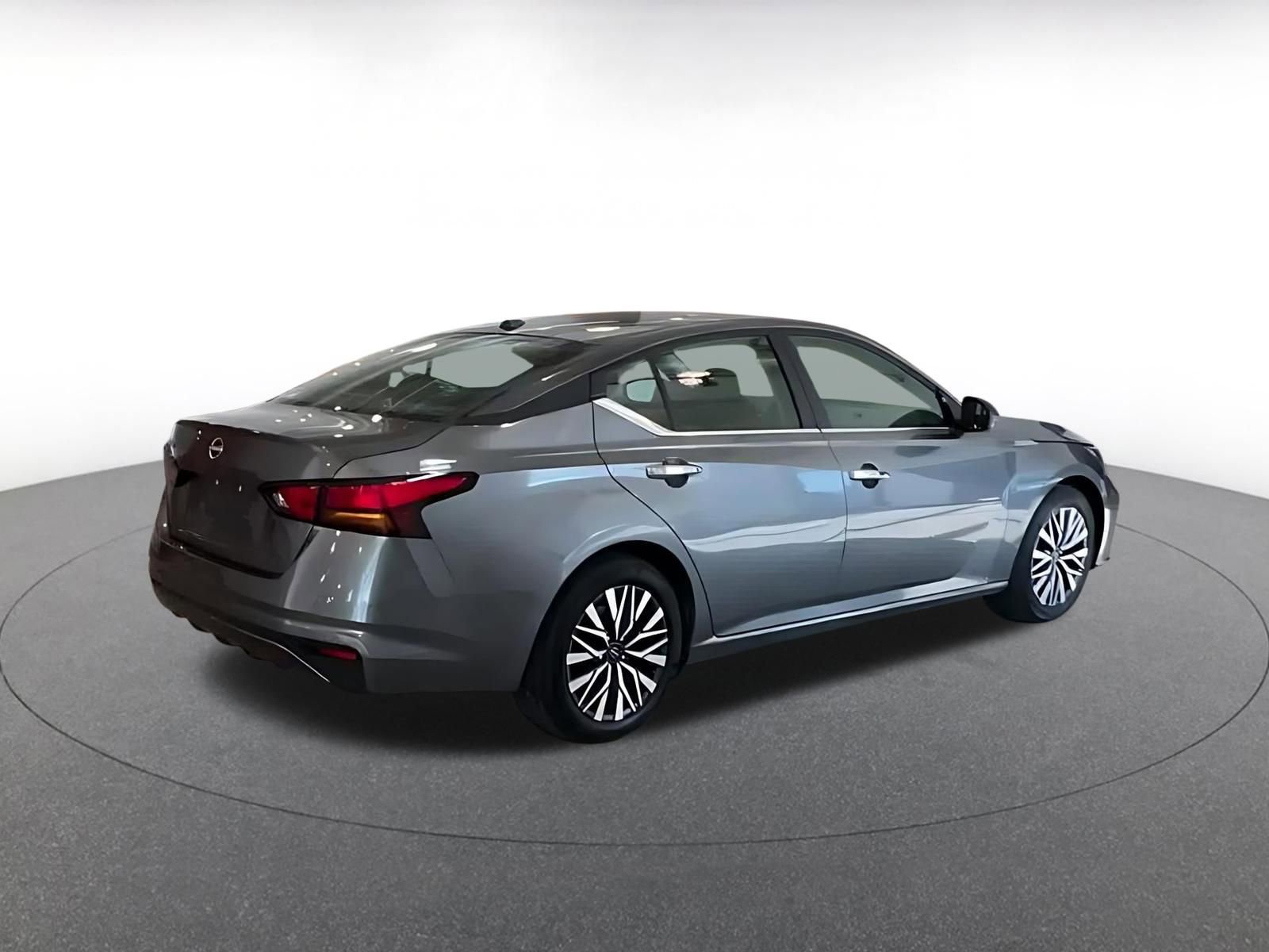 Thumbnail: 2025 Nissan Altima - 14