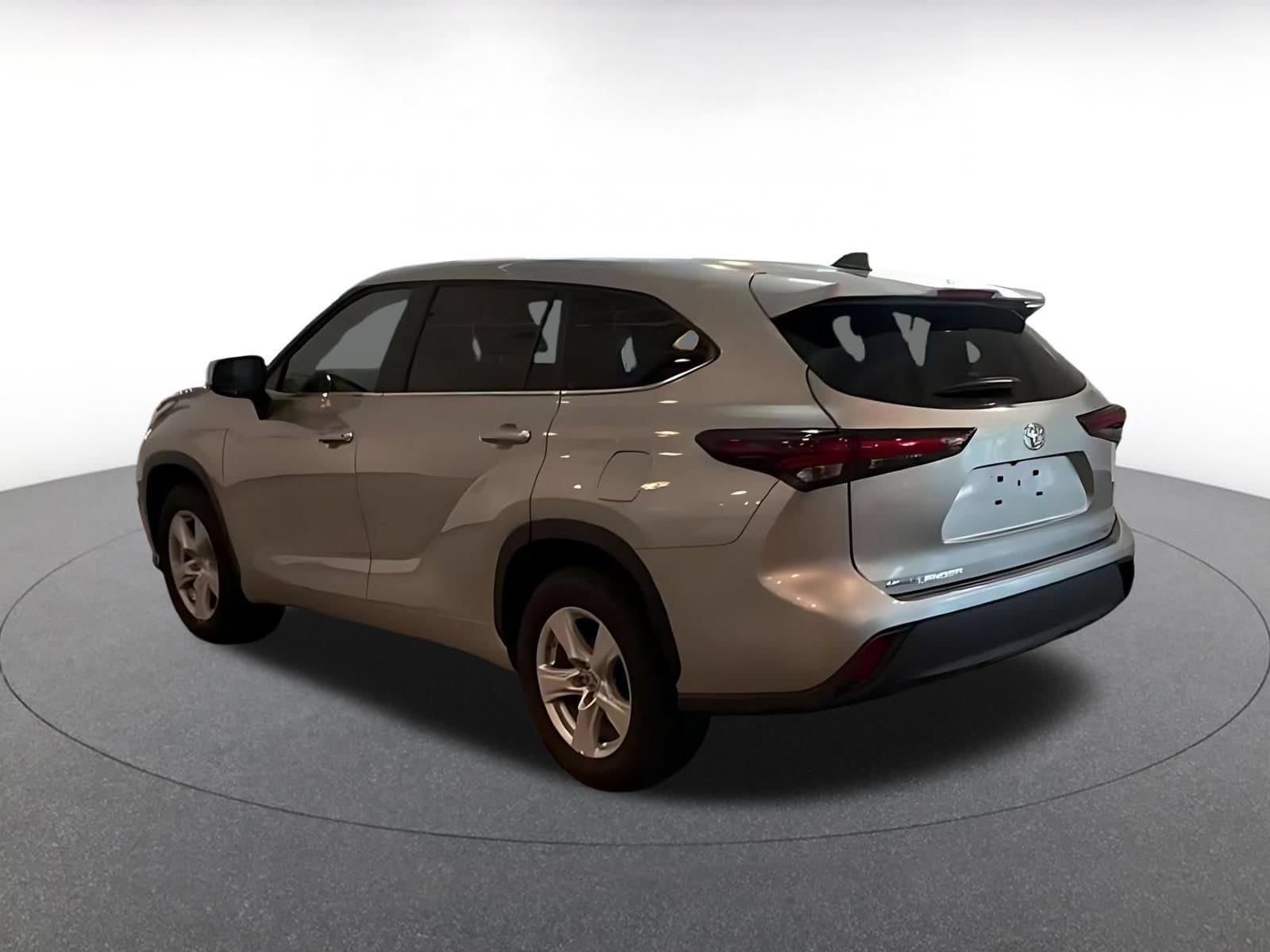 Thumbnail: 2025 Toyota Highlander - 8
