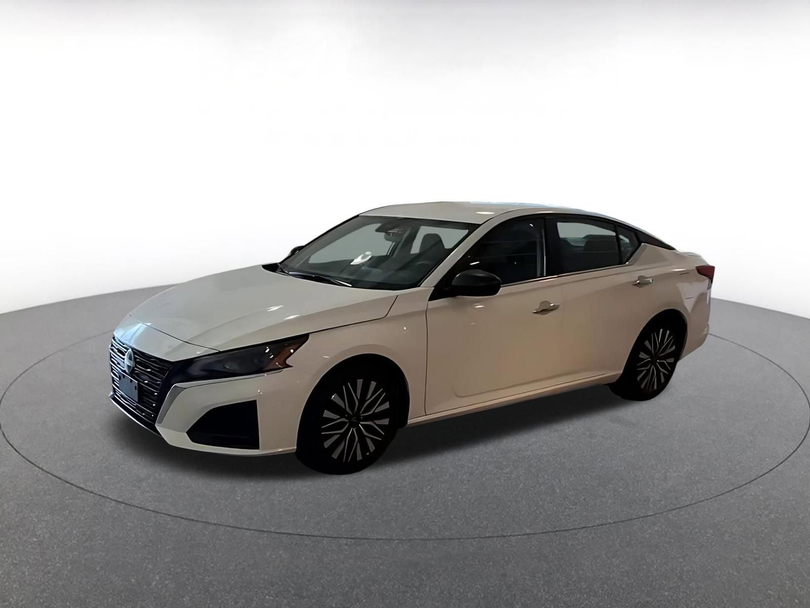 Thumbnail: 2025 Nissan Altima - 9