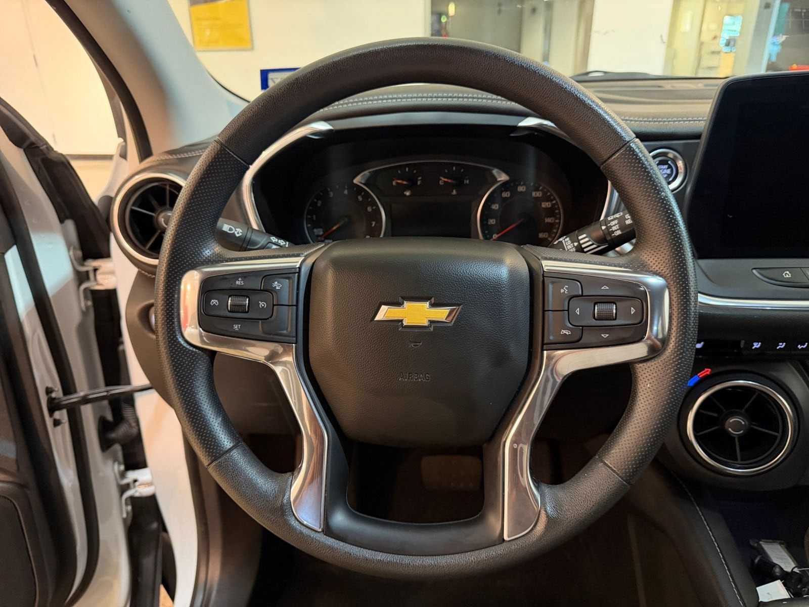 Thumbnail: 2025 Chevrolet Blazer - 27