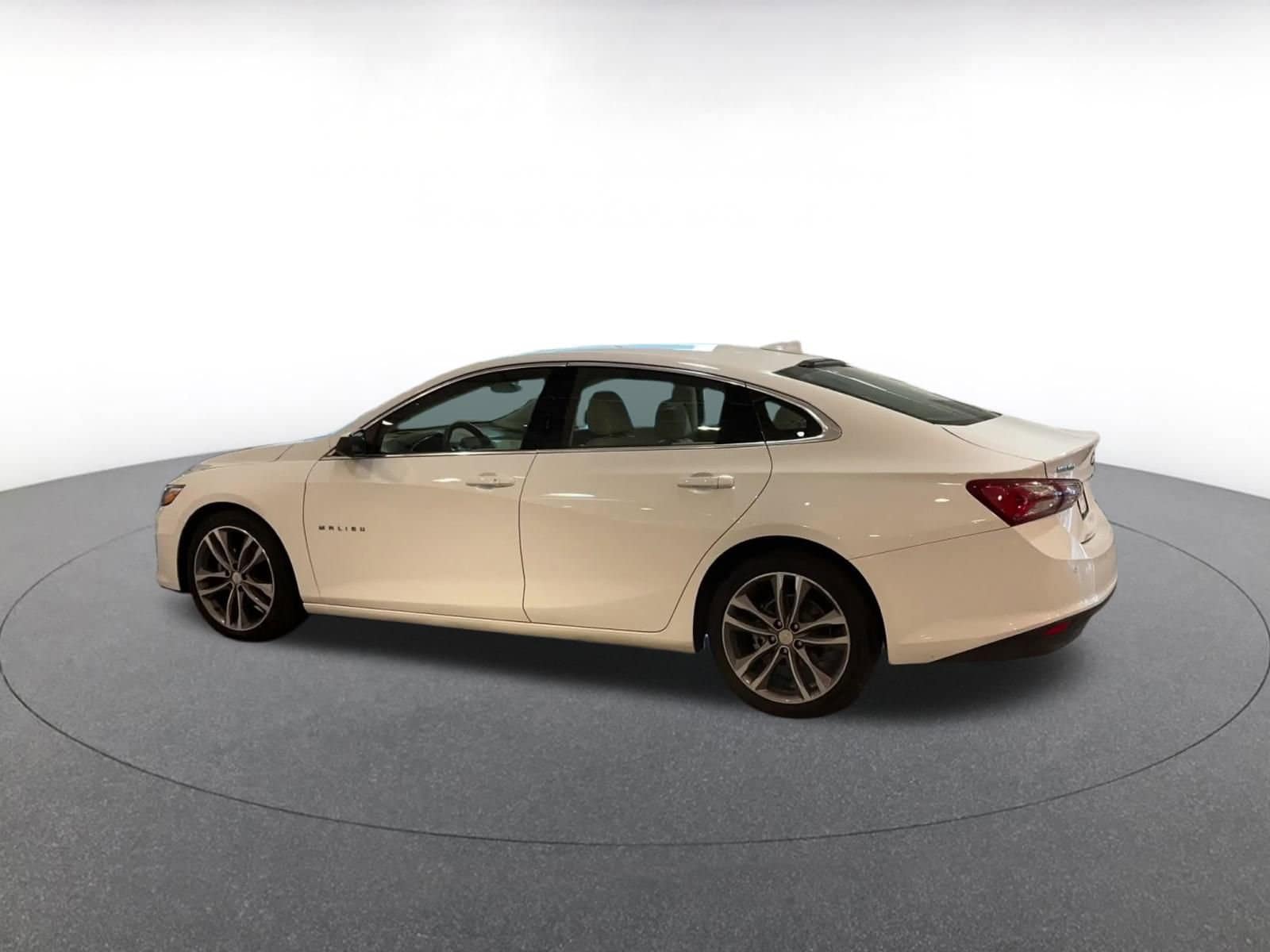 Thumbnail: 2024 Chevrolet Malibu - 10
