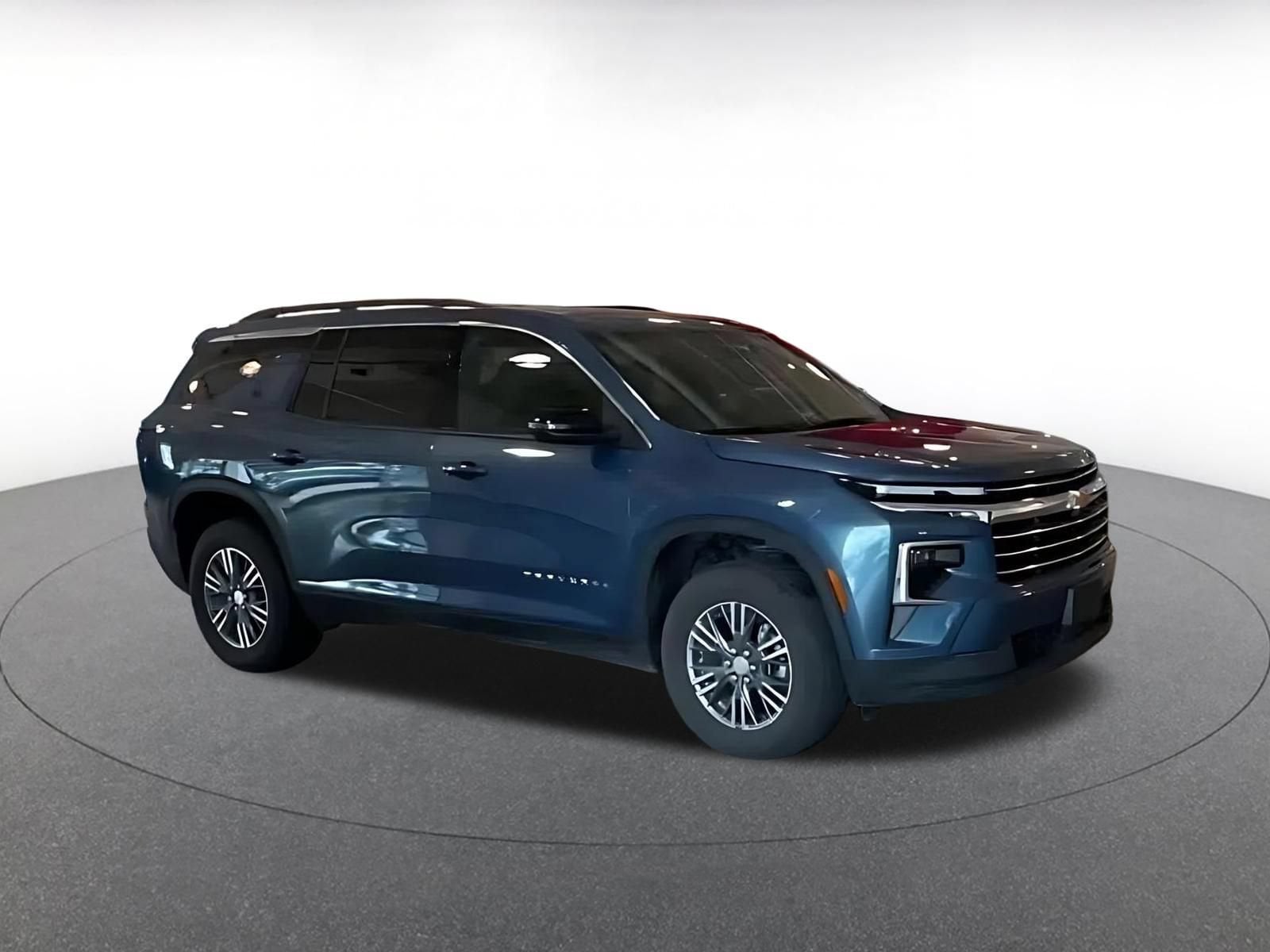 Thumbnail: 2025 Chevrolet Traverse - 2