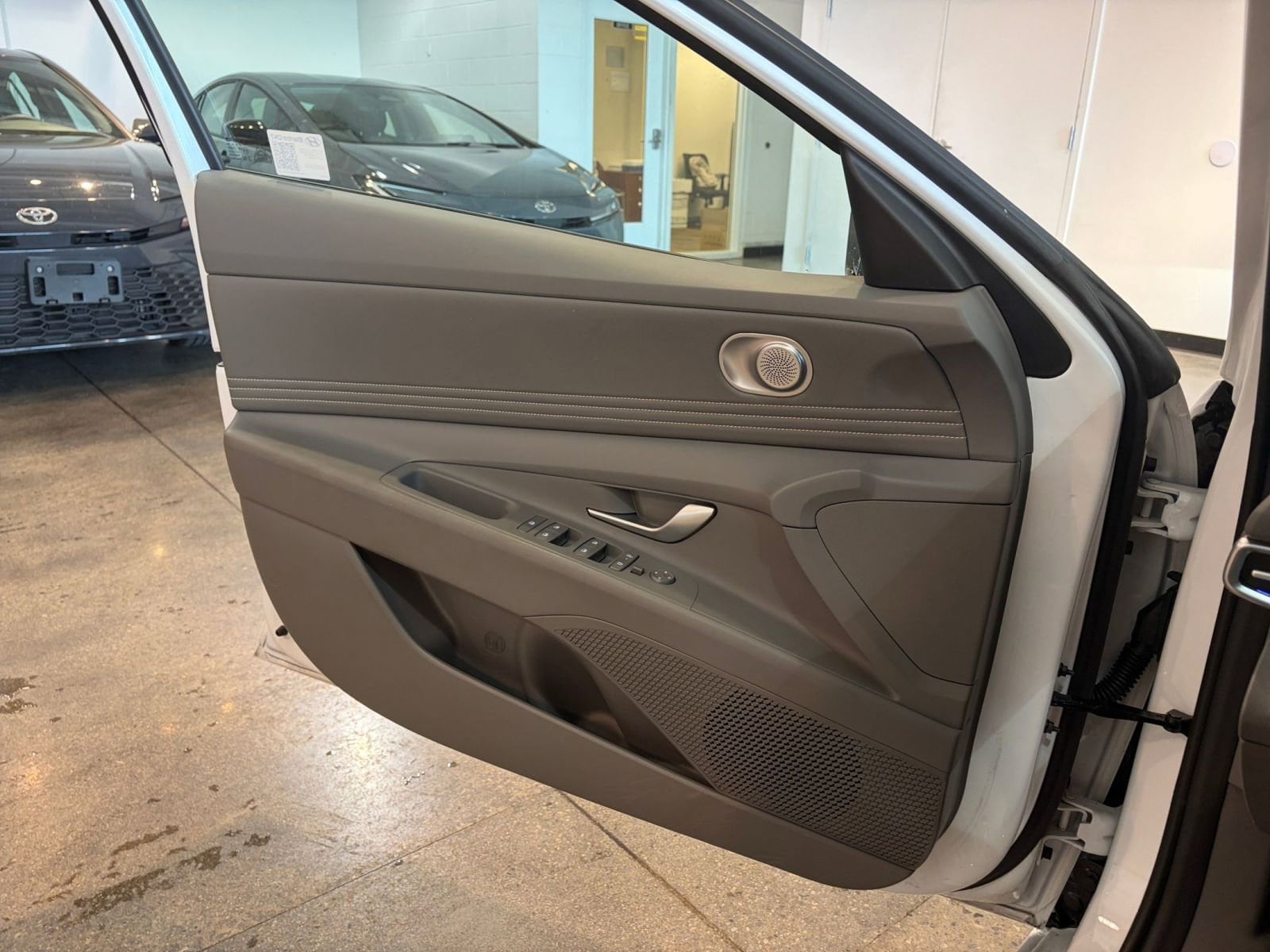 Thumbnail: 2025 Hyundai Elantra - 20