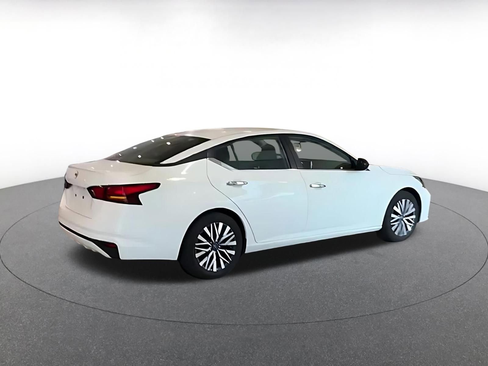 Thumbnail: 2025 Nissan Altima - 10