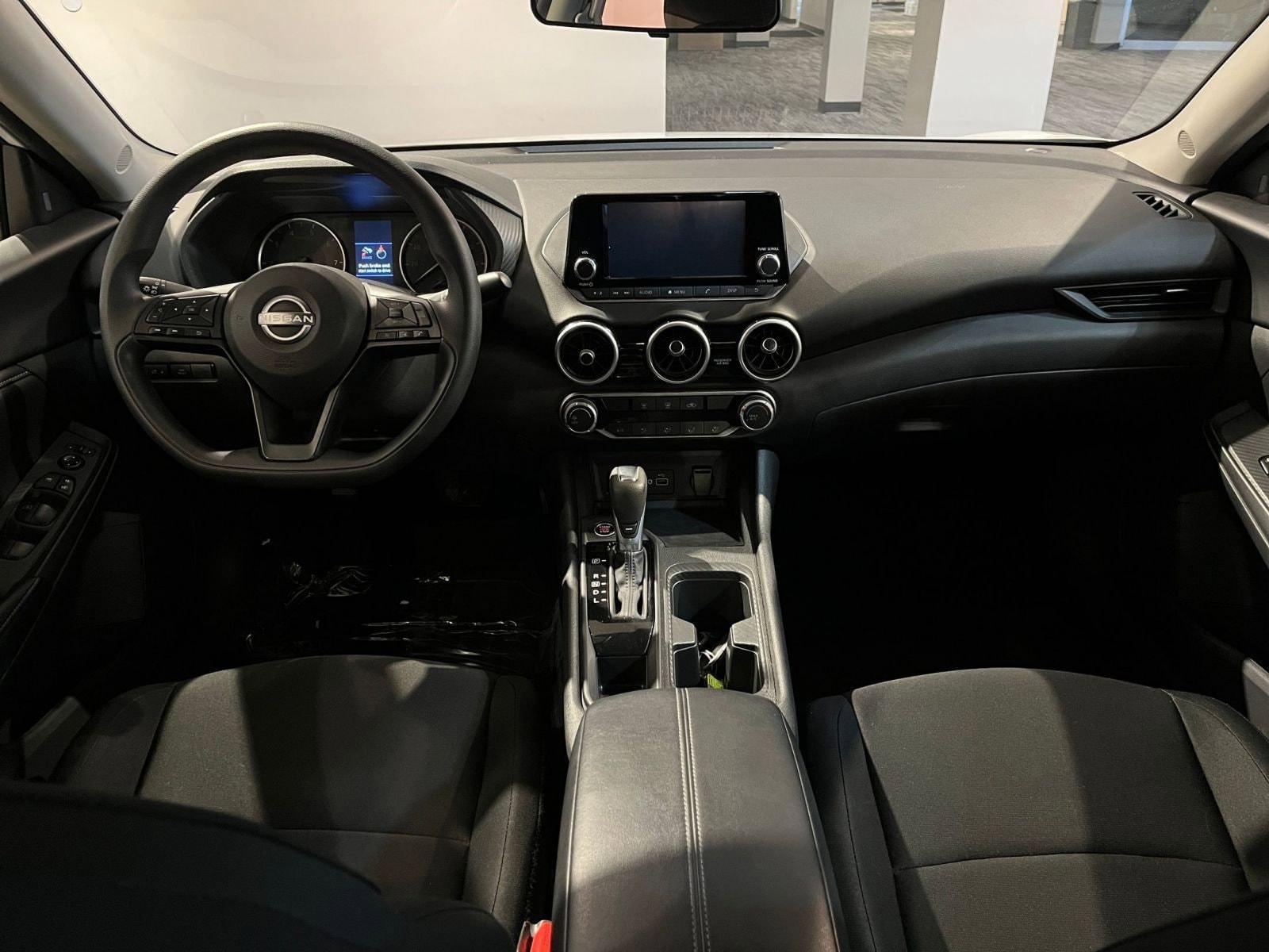 Thumbnail: 2025 Nissan Sentra - 33