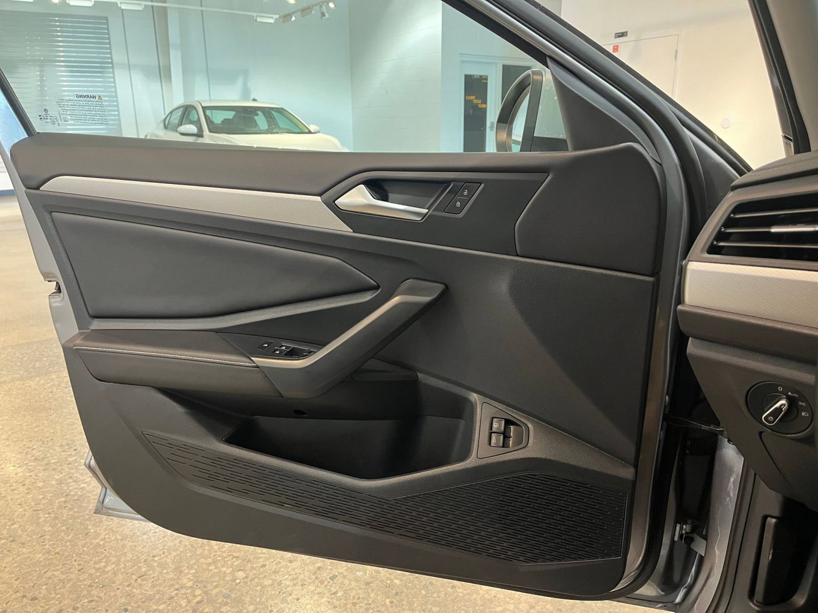 Thumbnail: 2024 Volkswagen Jetta - 20