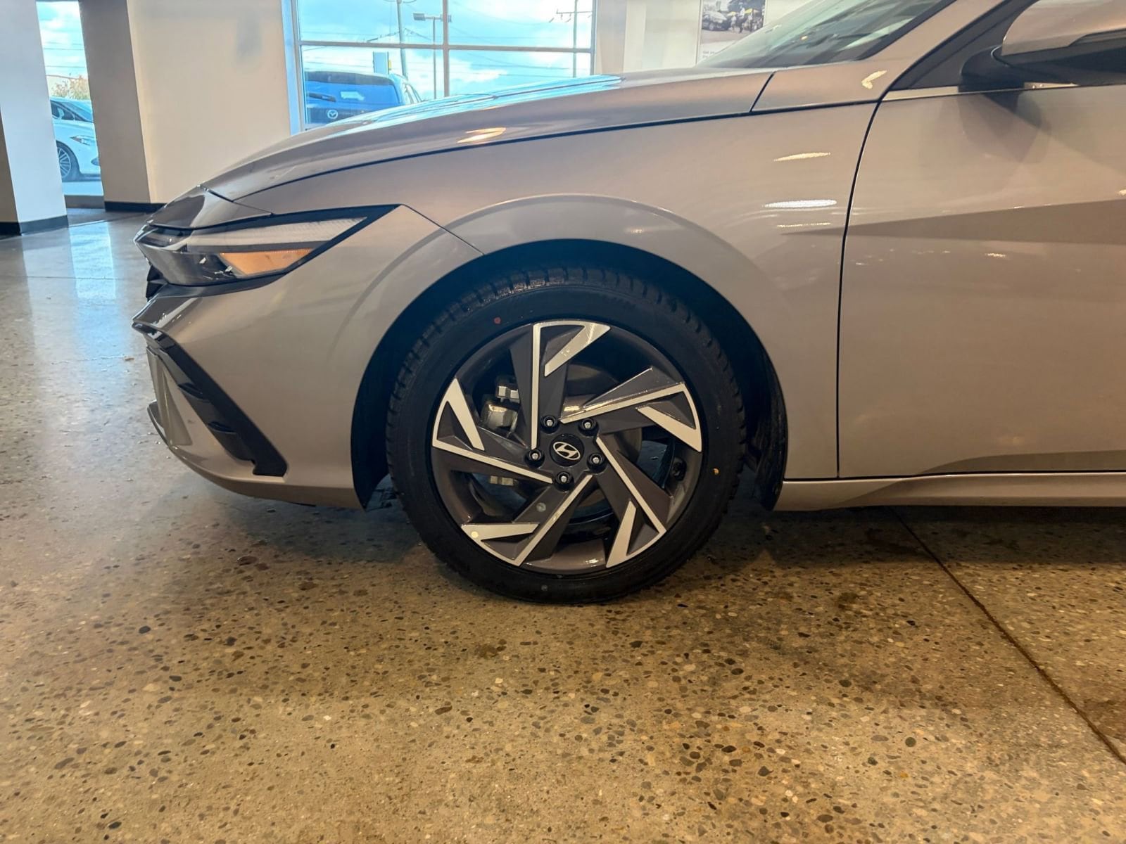 Thumbnail: 2025 Hyundai Elantra - 30