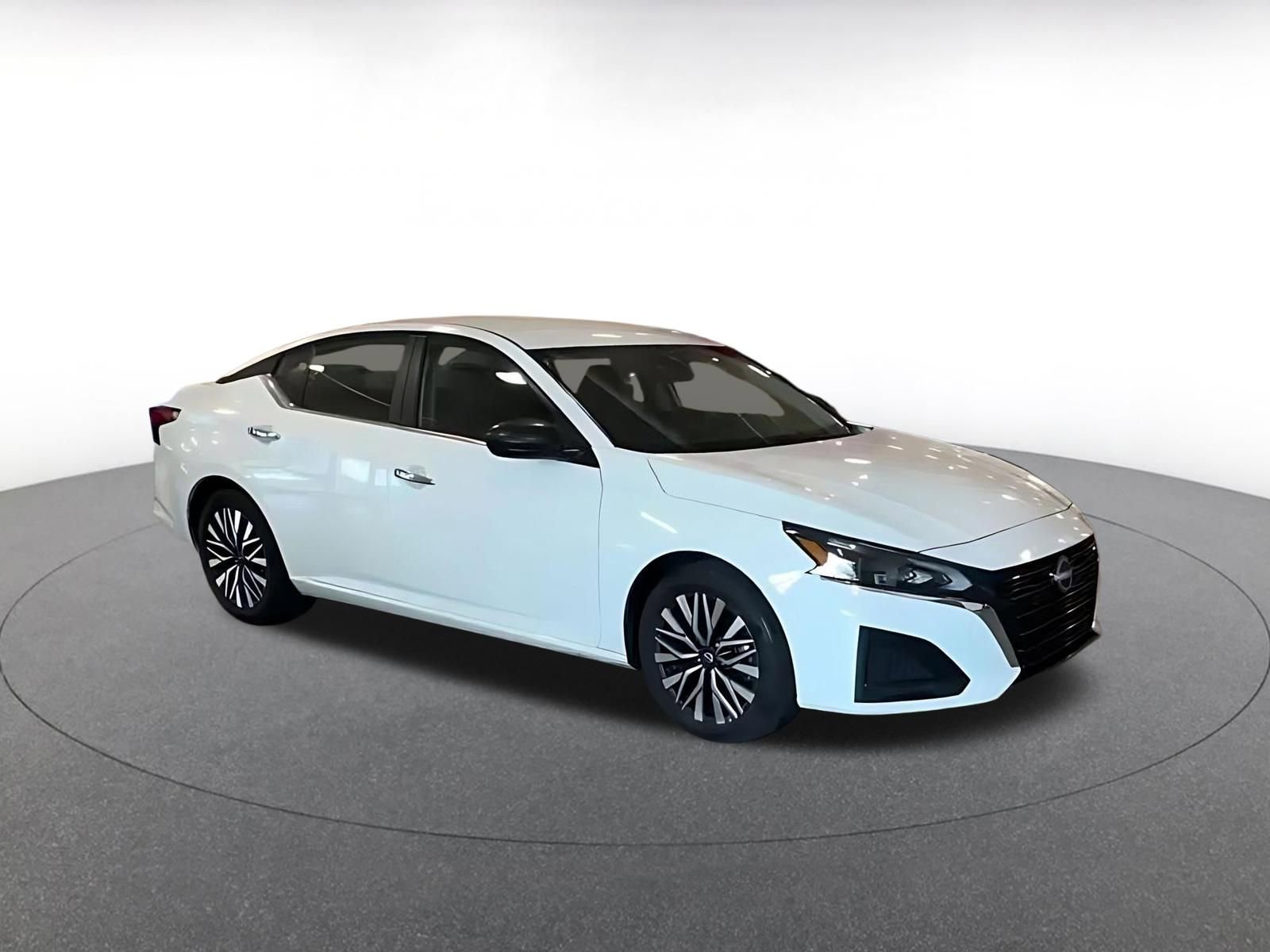 Thumbnail: 2025 Nissan Altima - 2