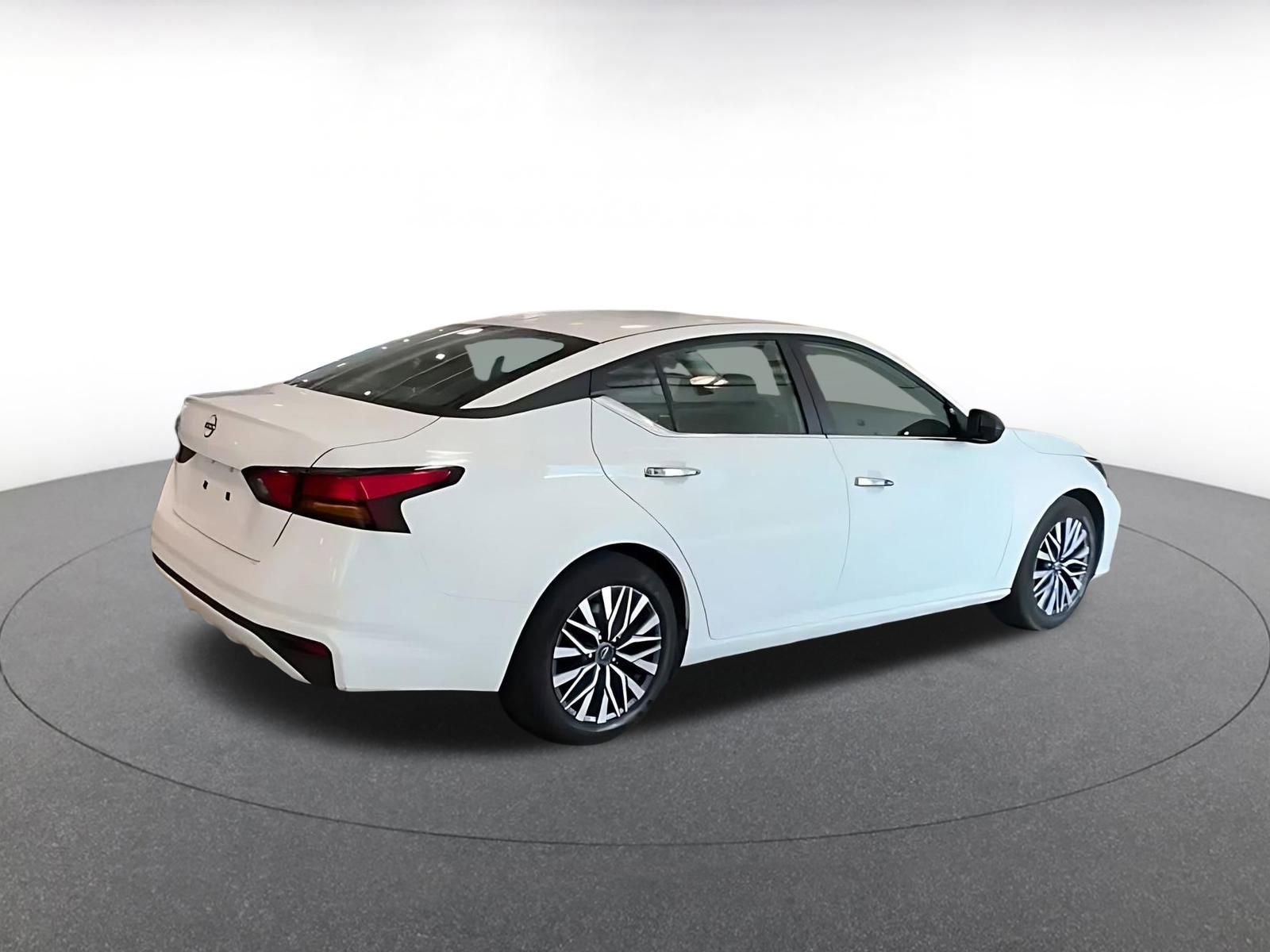 Thumbnail: 2025 Nissan Altima - 15