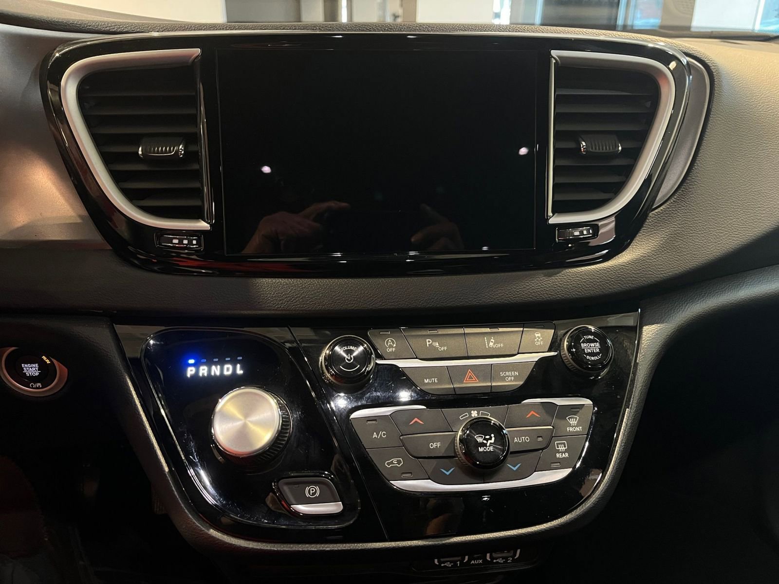 Thumbnail: 2025 Chrysler Pacifica - 21