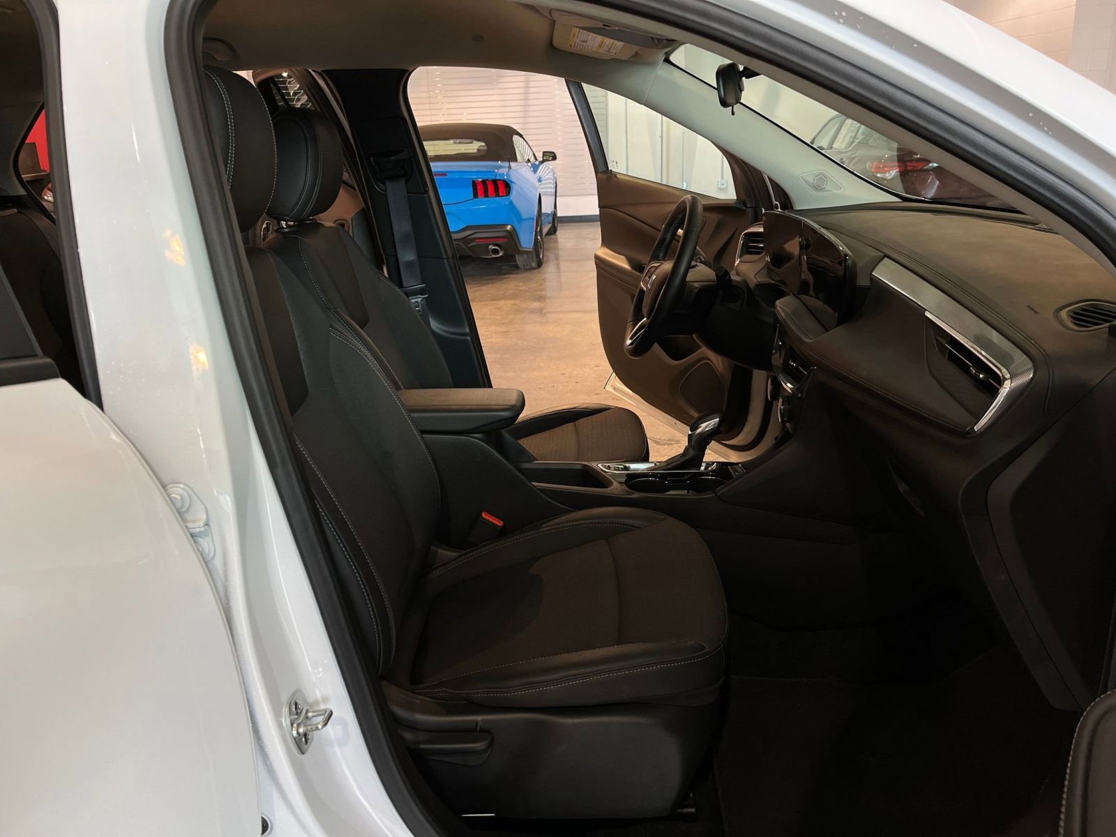 Thumbnail: 2025 Buick Encore GX - 35