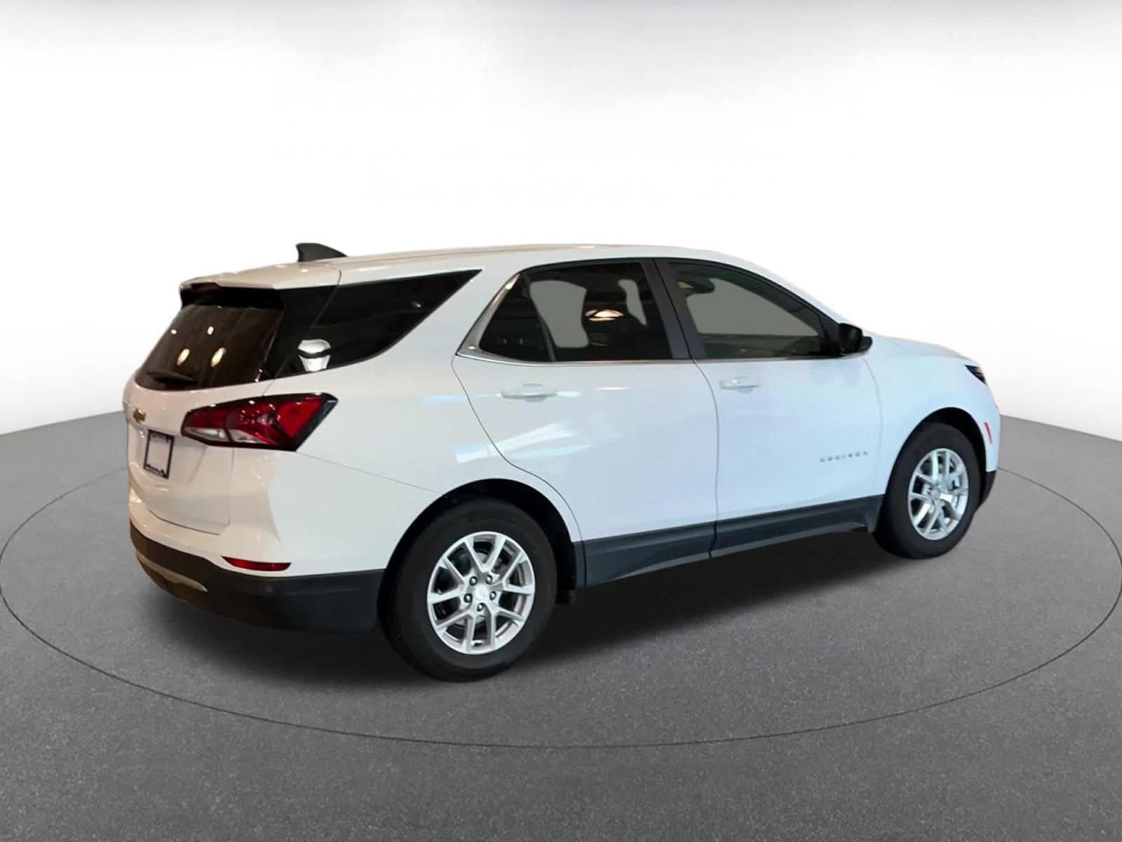 Thumbnail: 2024 Chevrolet Equinox - 15