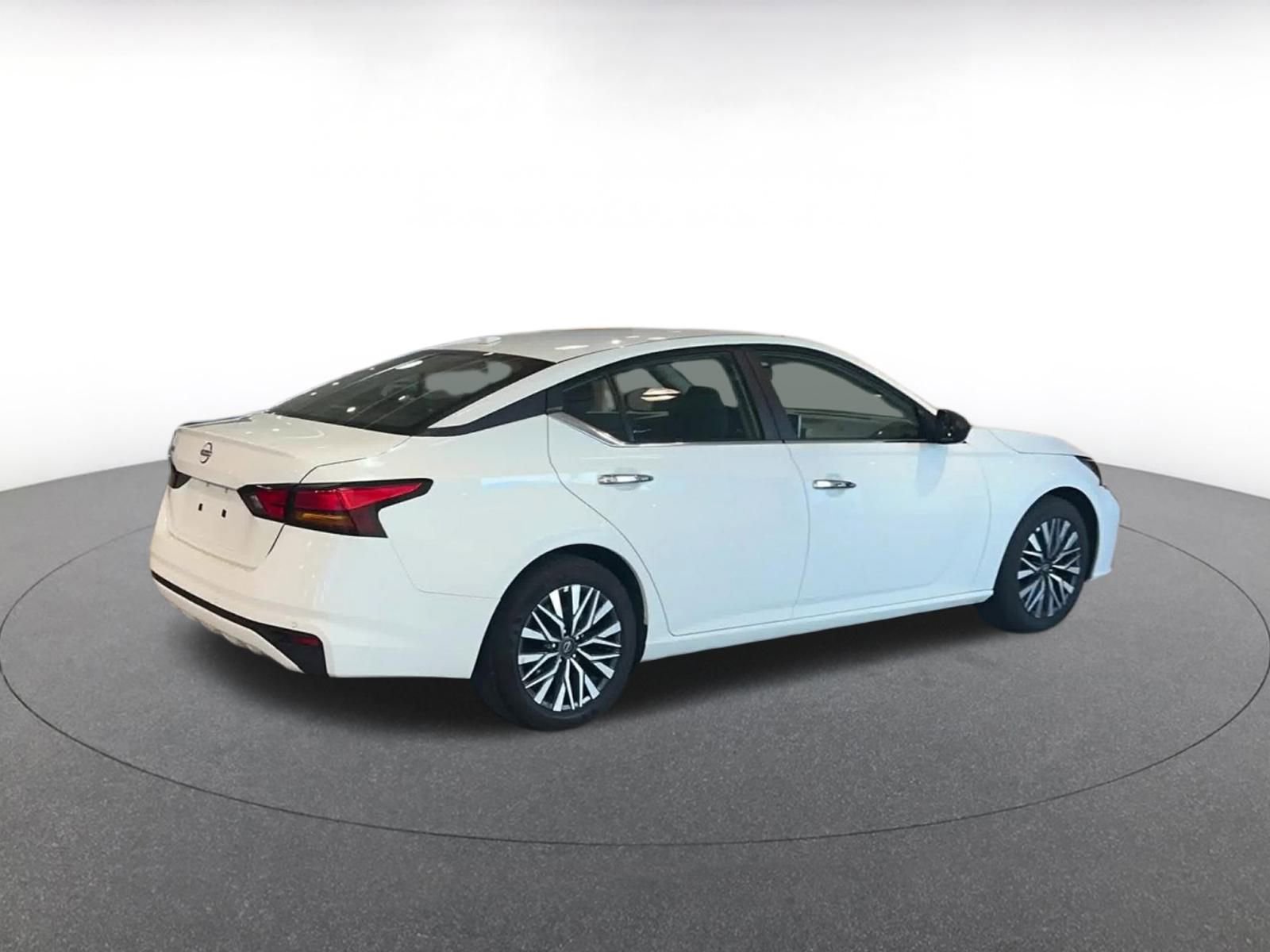 Thumbnail: 2025 Nissan Altima - 15