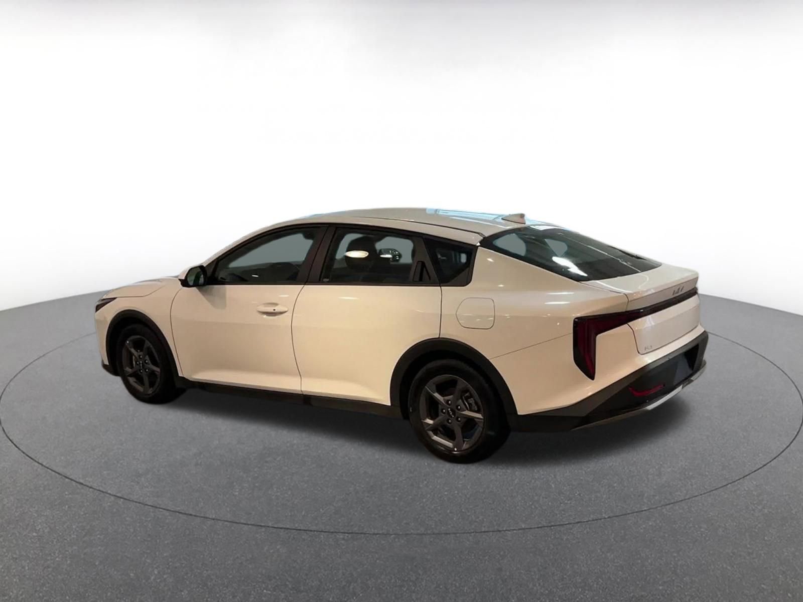 Thumbnail: 2025 Kia K4 - 10