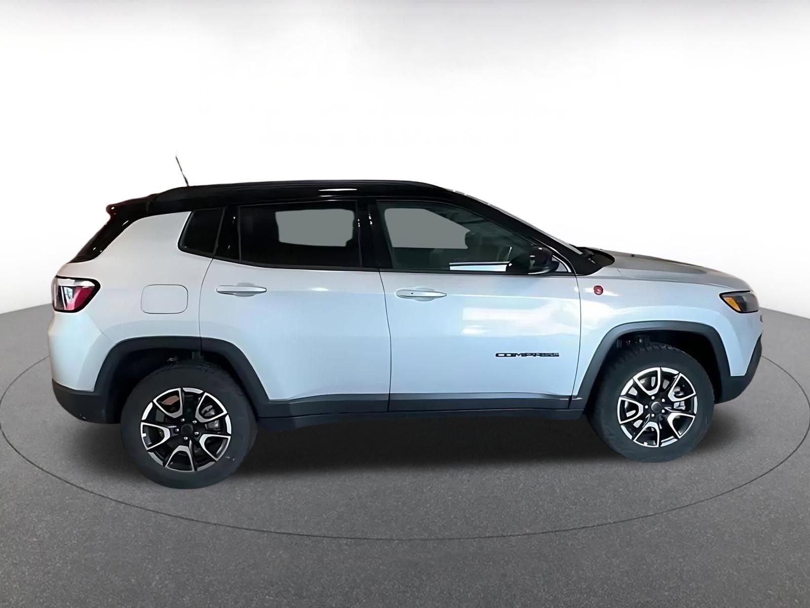Thumbnail: 2025 Jeep Compass - 14