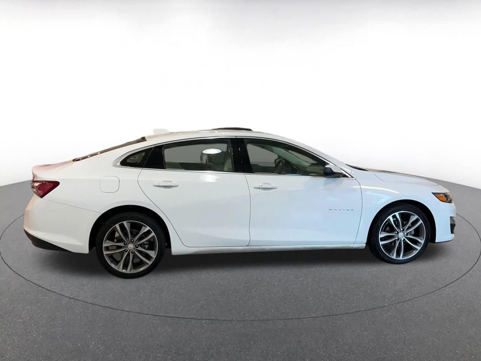 Thumbnail: 2024 Chevrolet Malibu - 16