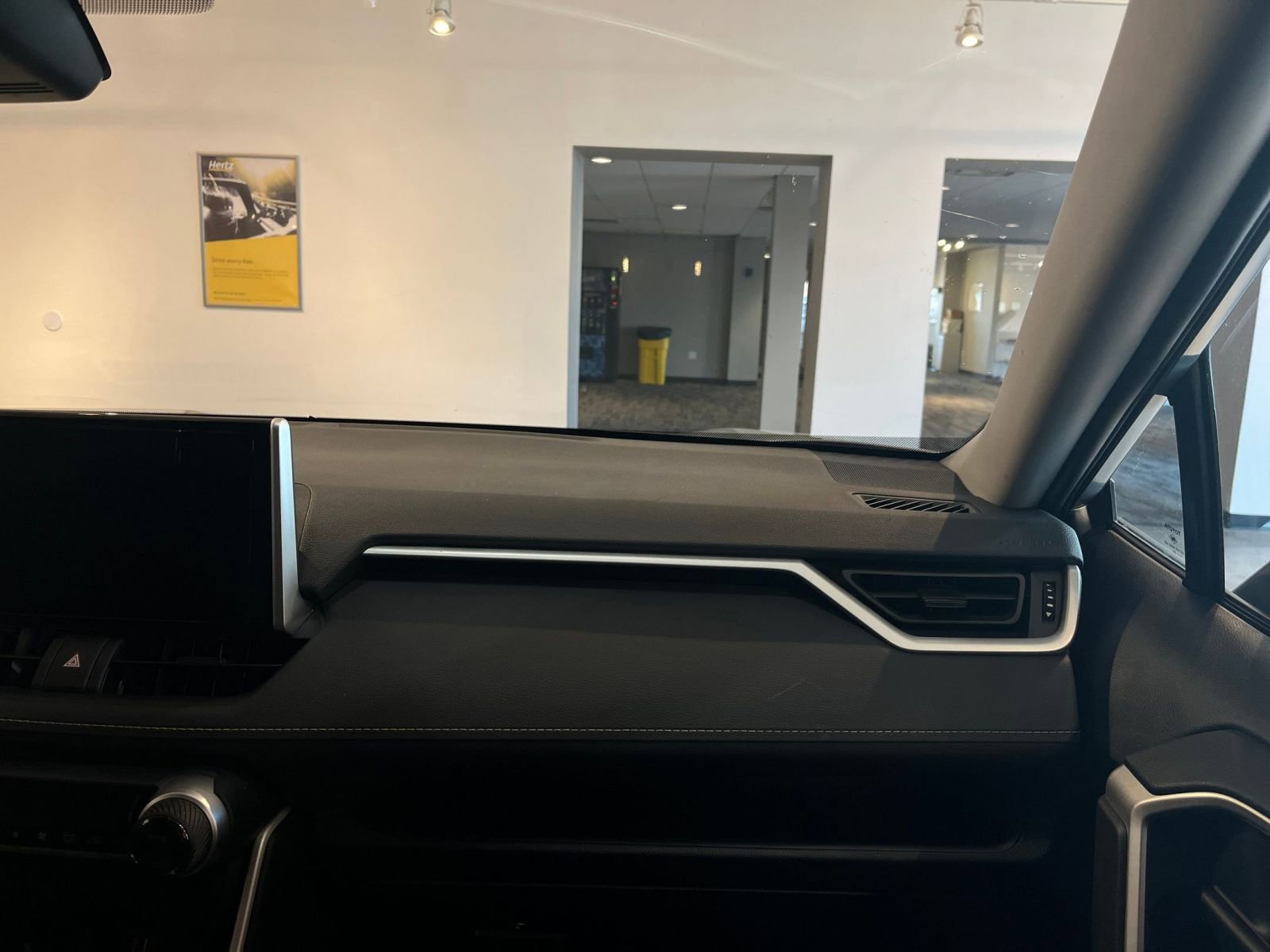 Thumbnail: 2025 Toyota RAV4 - 34