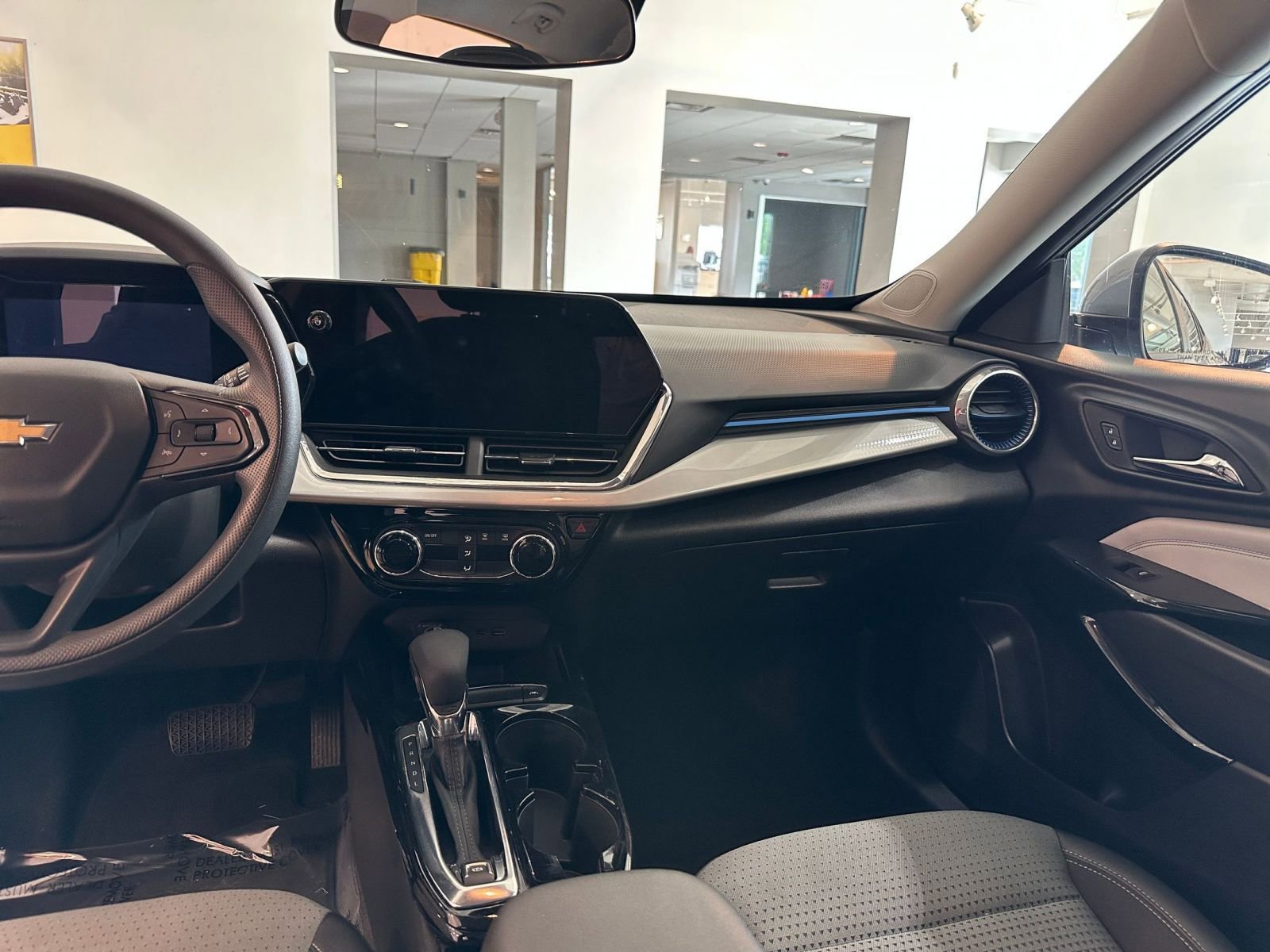 Thumbnail: 2025 Chevrolet Trax - 34
