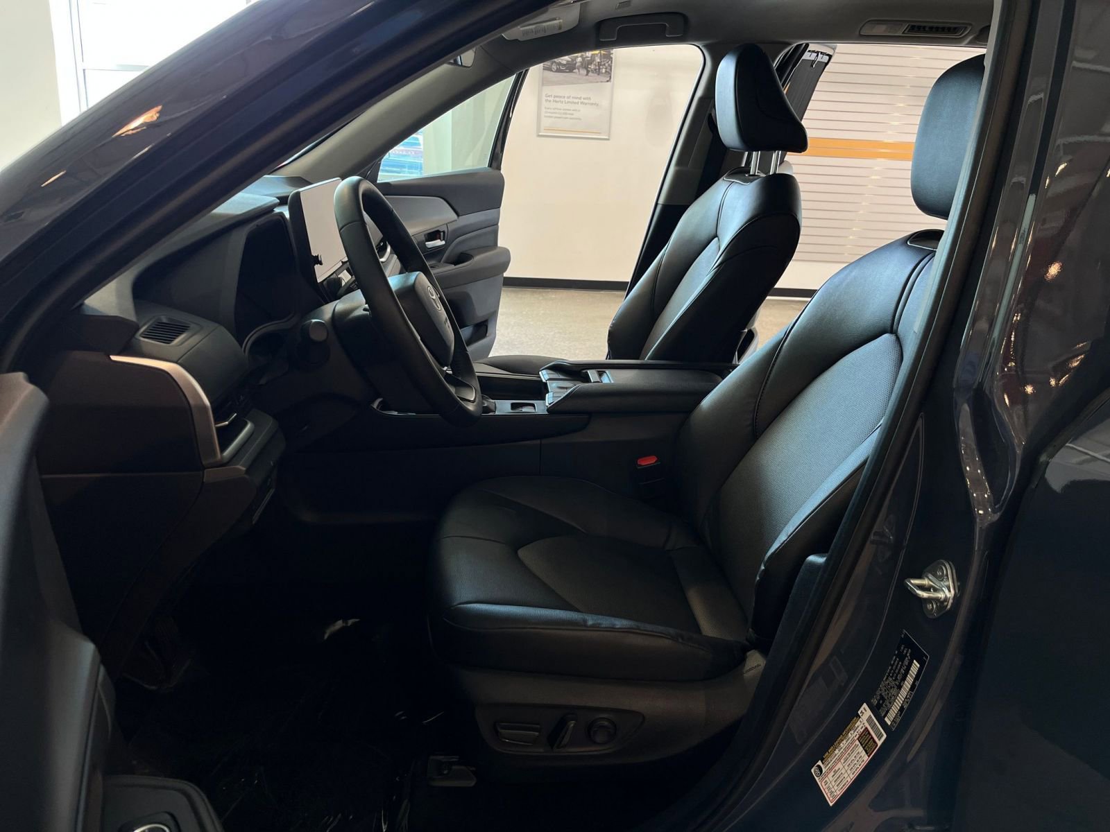 Thumbnail: 2025 Toyota Grand Highlander - 28