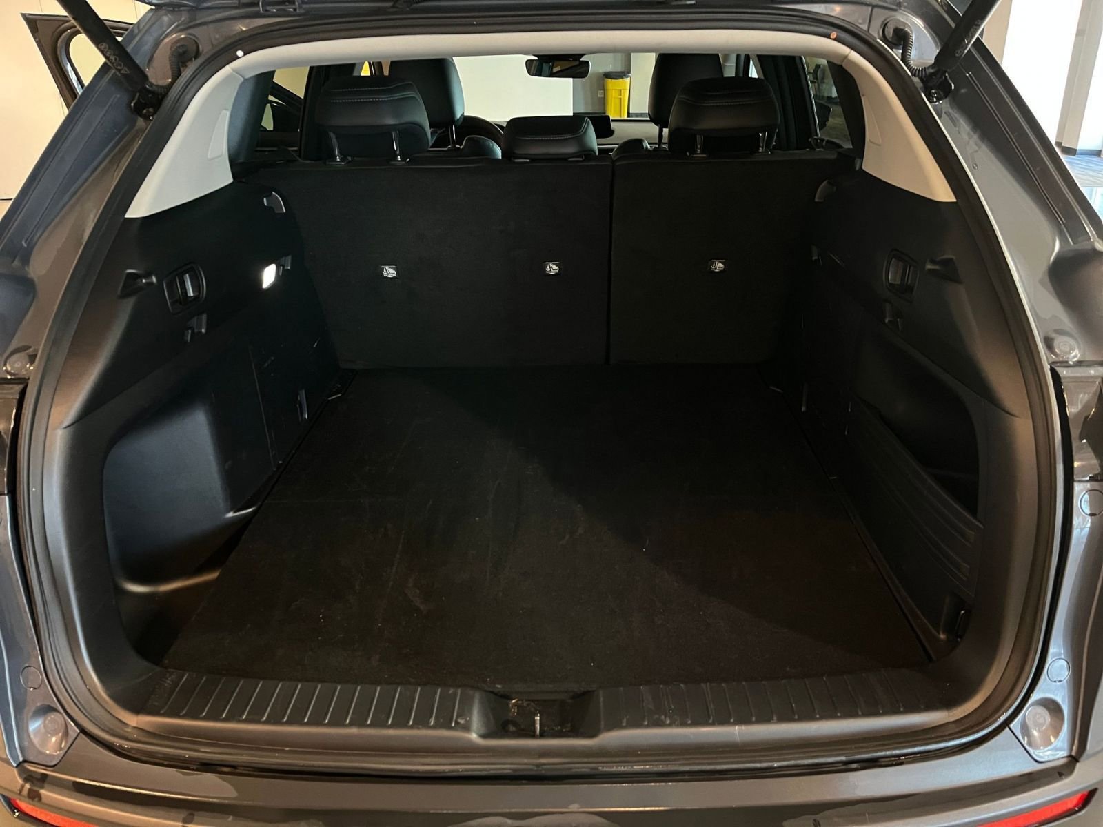 Thumbnail: 2025 Mazda CX-50 - 33