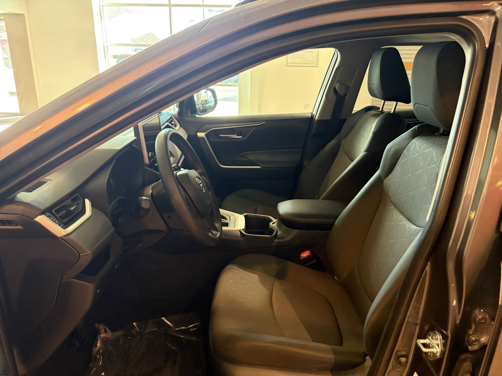 Thumbnail: 2025 Toyota RAV4 - 27