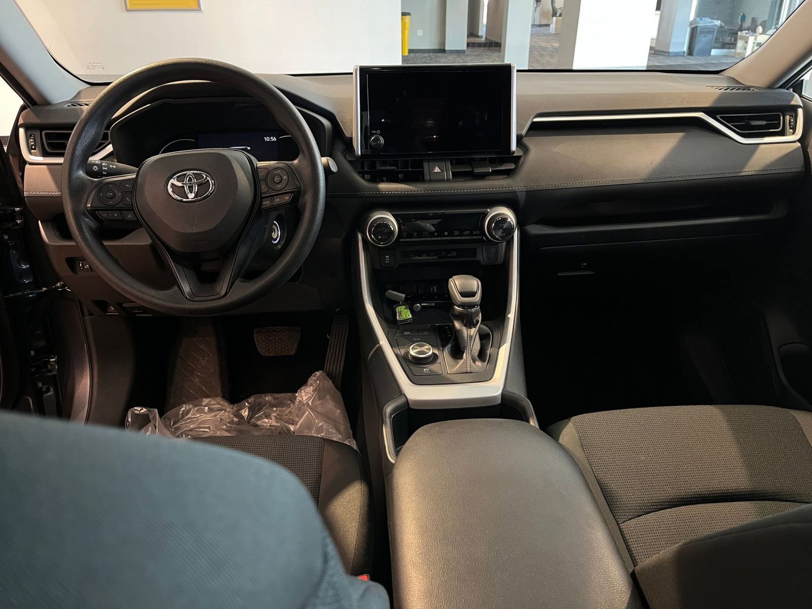 Thumbnail: 2025 Toyota RAV4 - 33