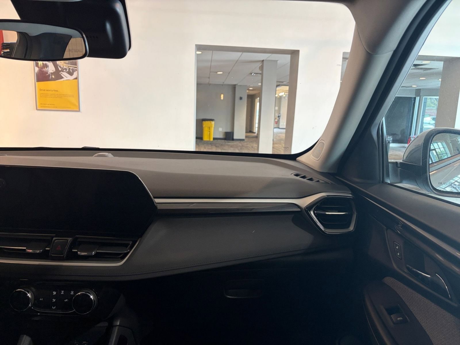 Thumbnail: 2025 Chevrolet TrailBlazer - 33