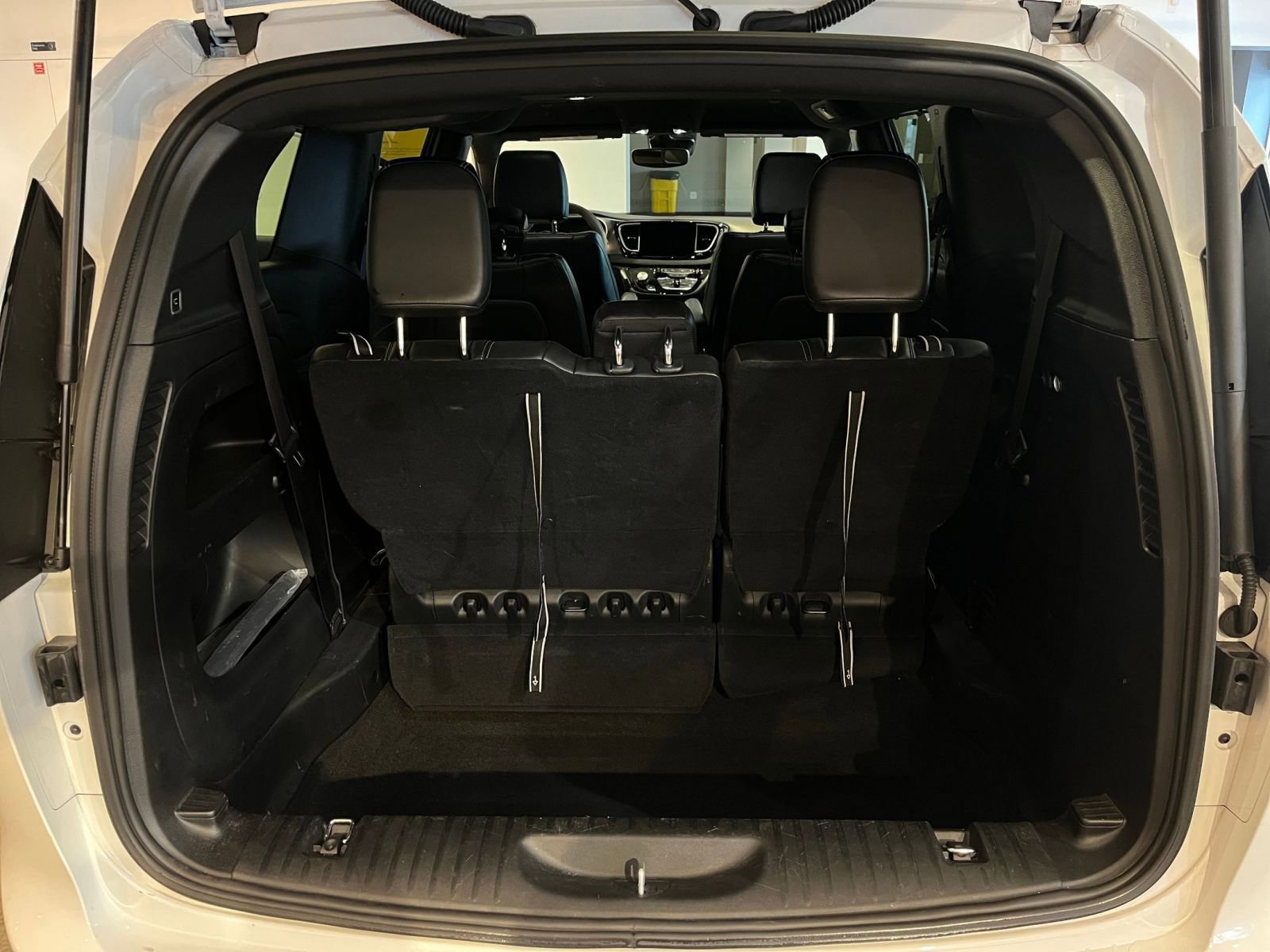 Thumbnail: 2025 Chrysler Pacifica - 33