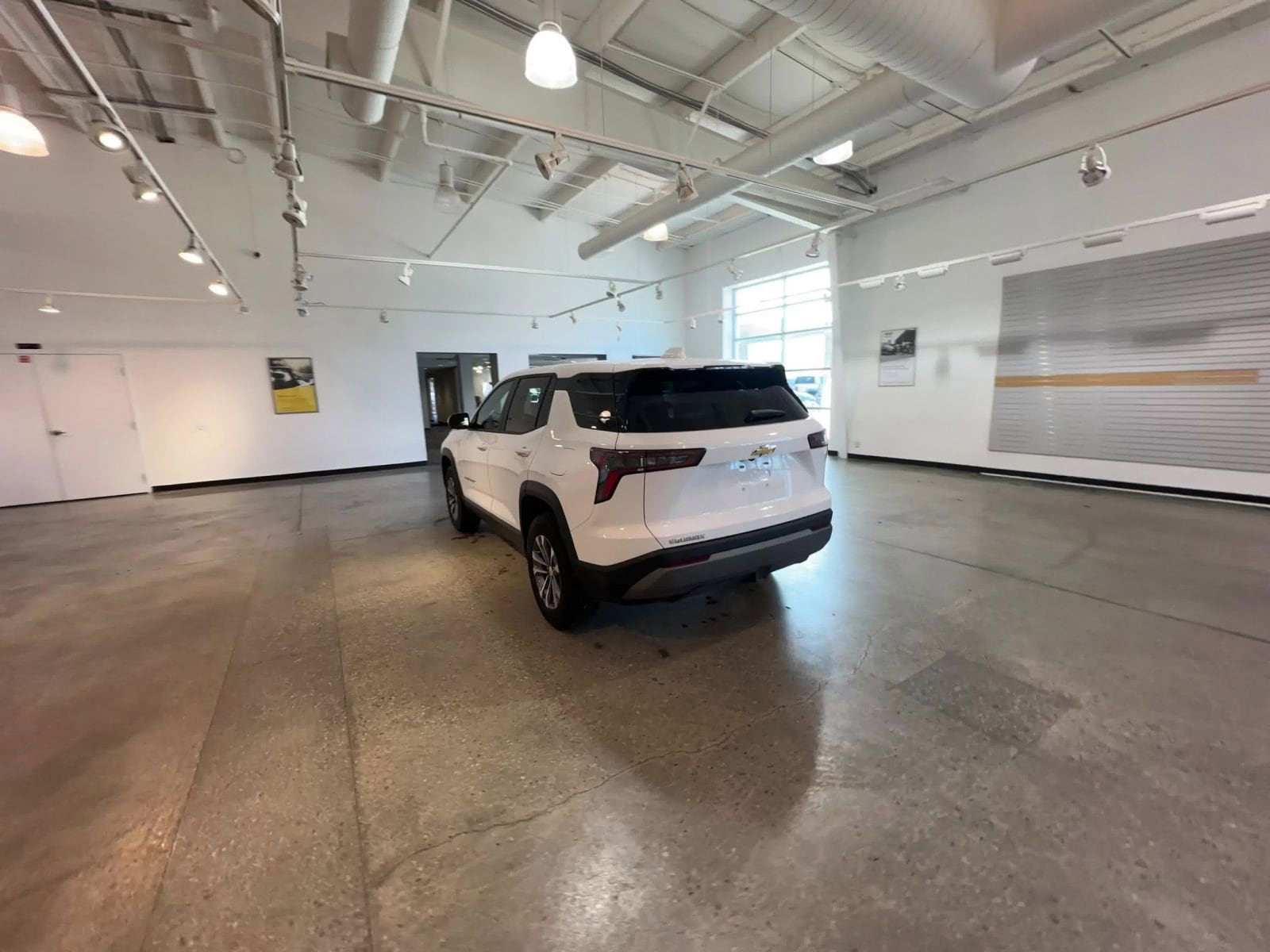 Thumbnail: 2025 Chevrolet Equinox - 16