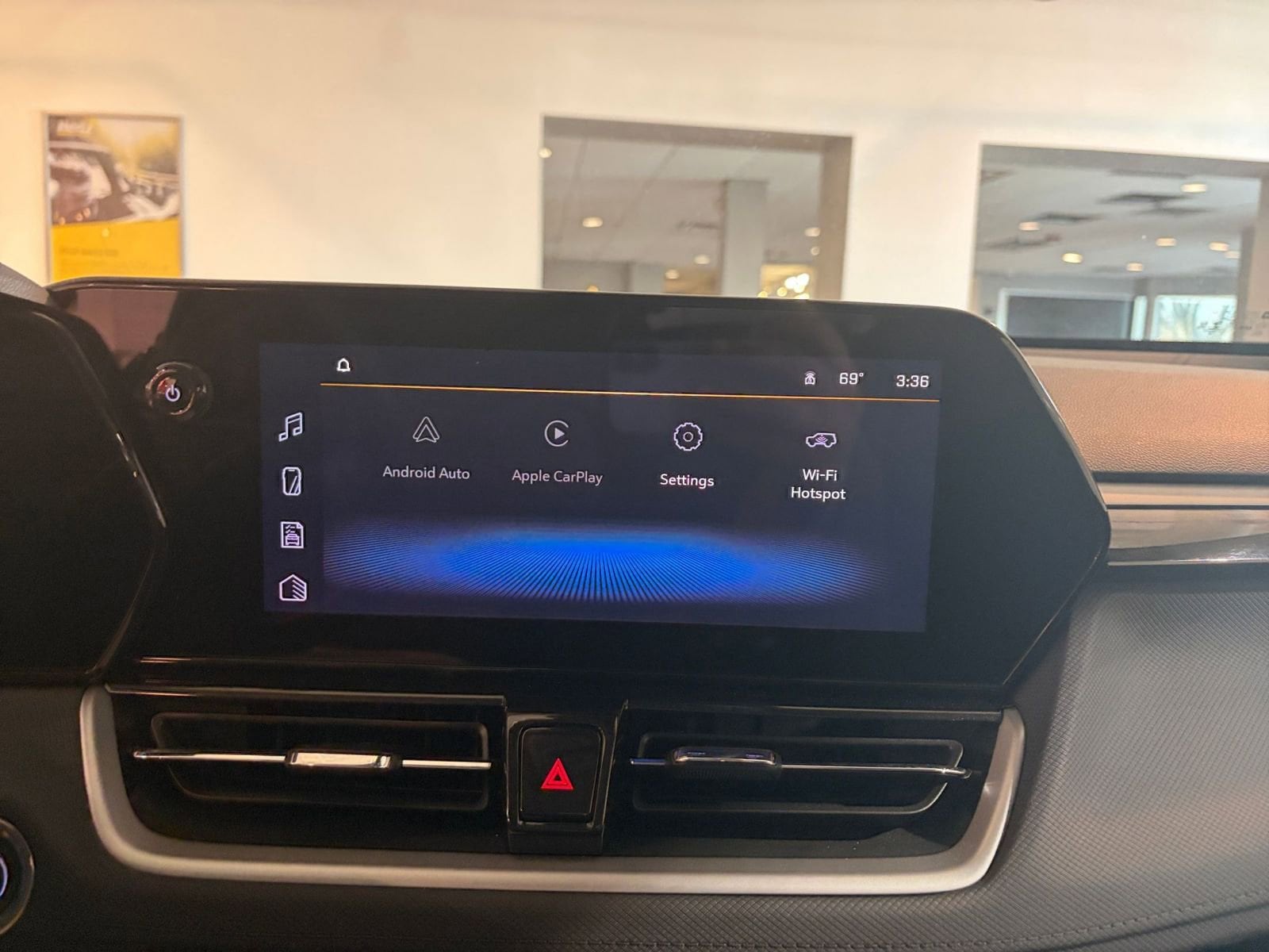 Thumbnail: 2025 Chevrolet TrailBlazer - 21